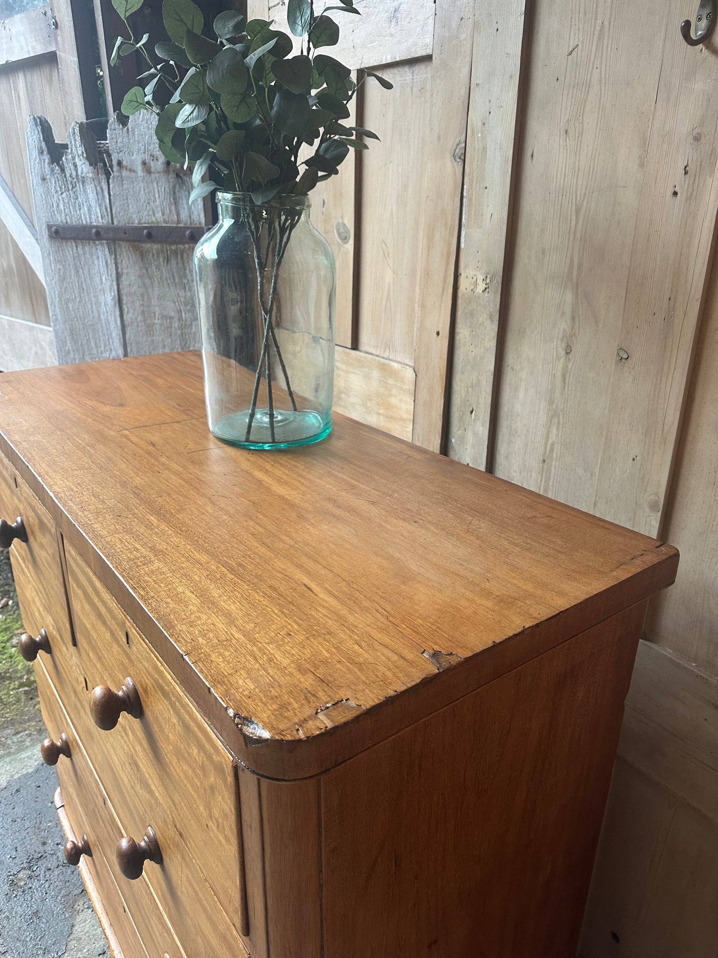 Vintage chest of drawers
