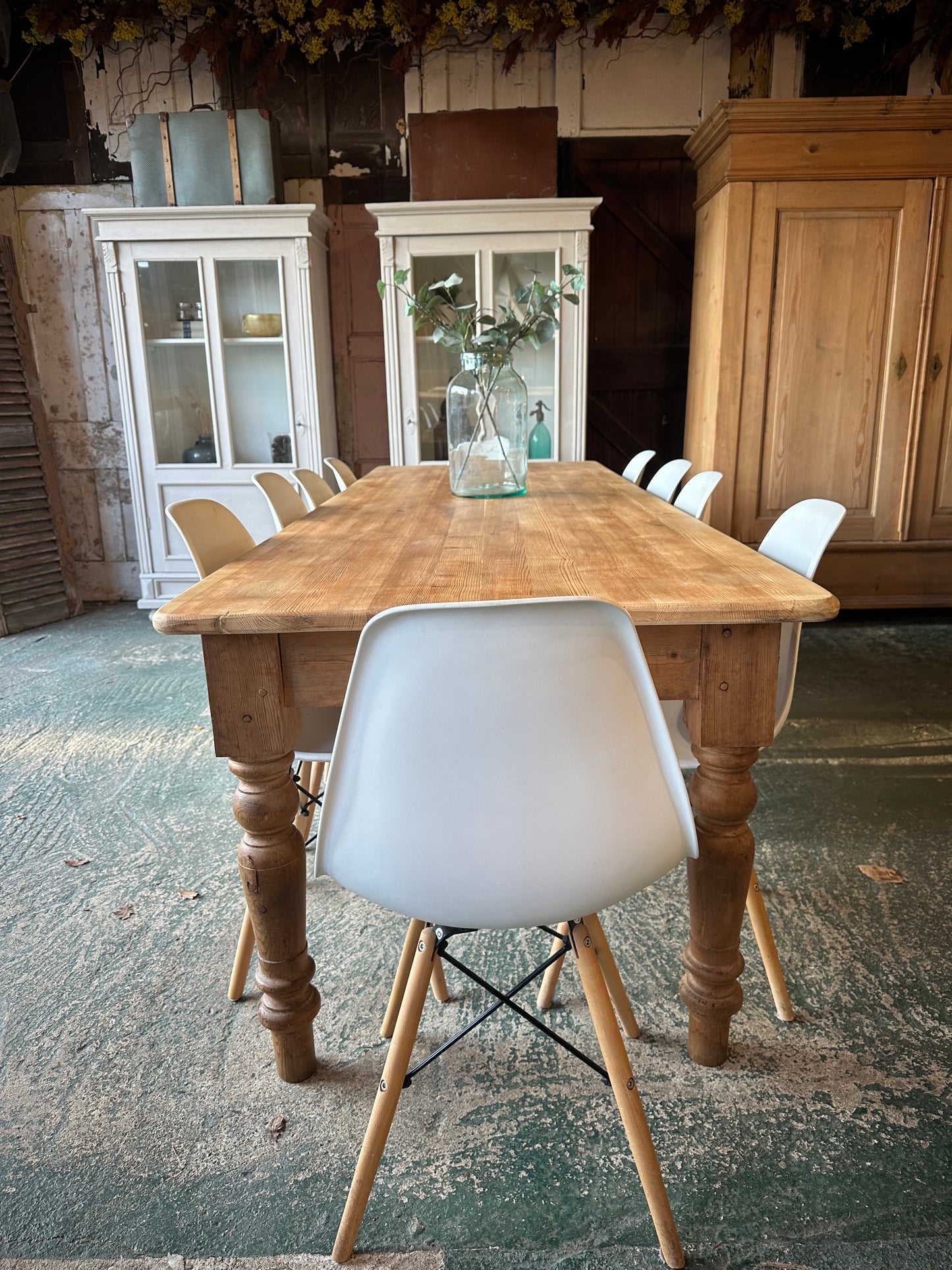 Rustic farmhouse table 10 seater