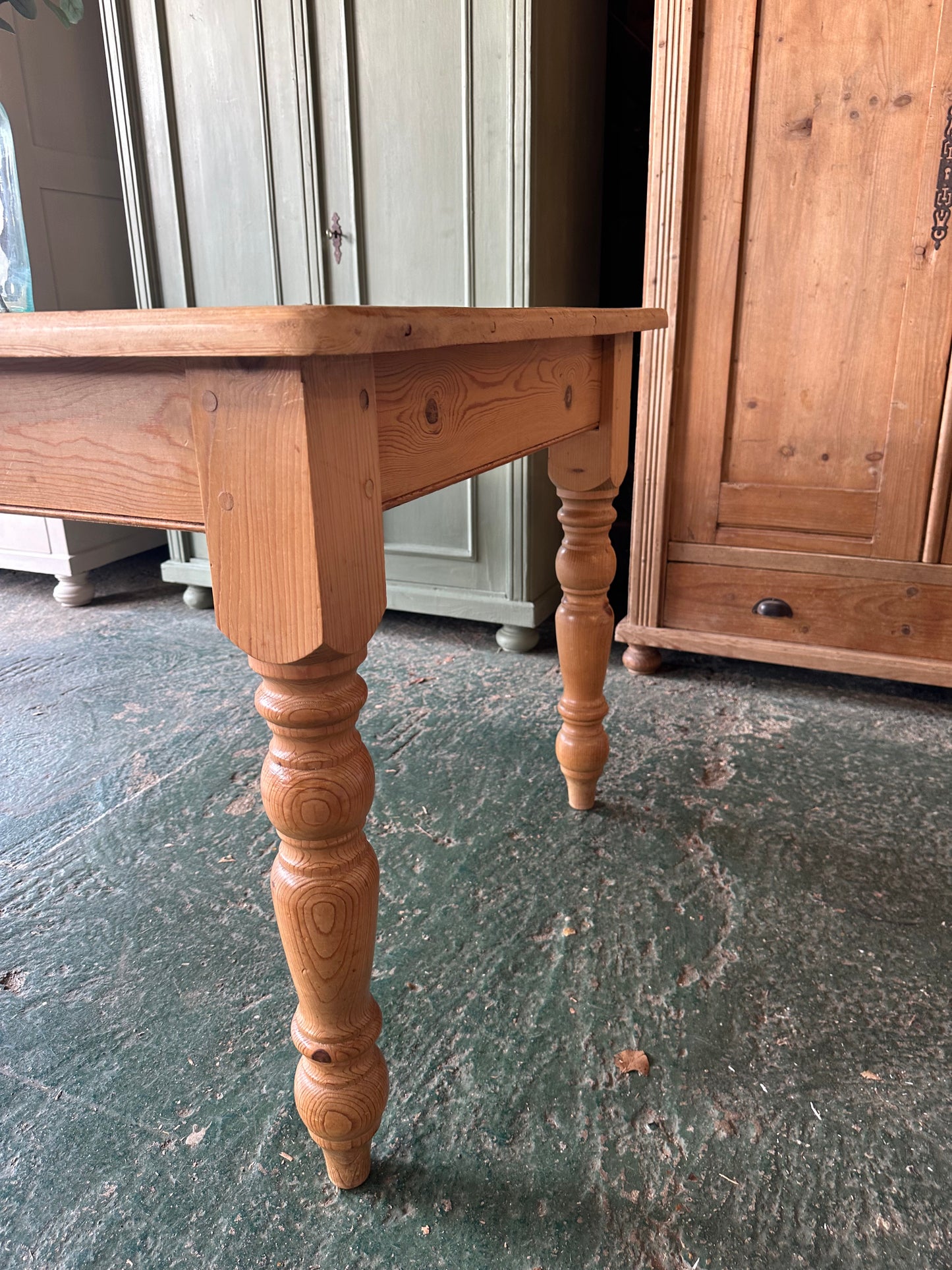 Rustic farmhouse table 8 seater