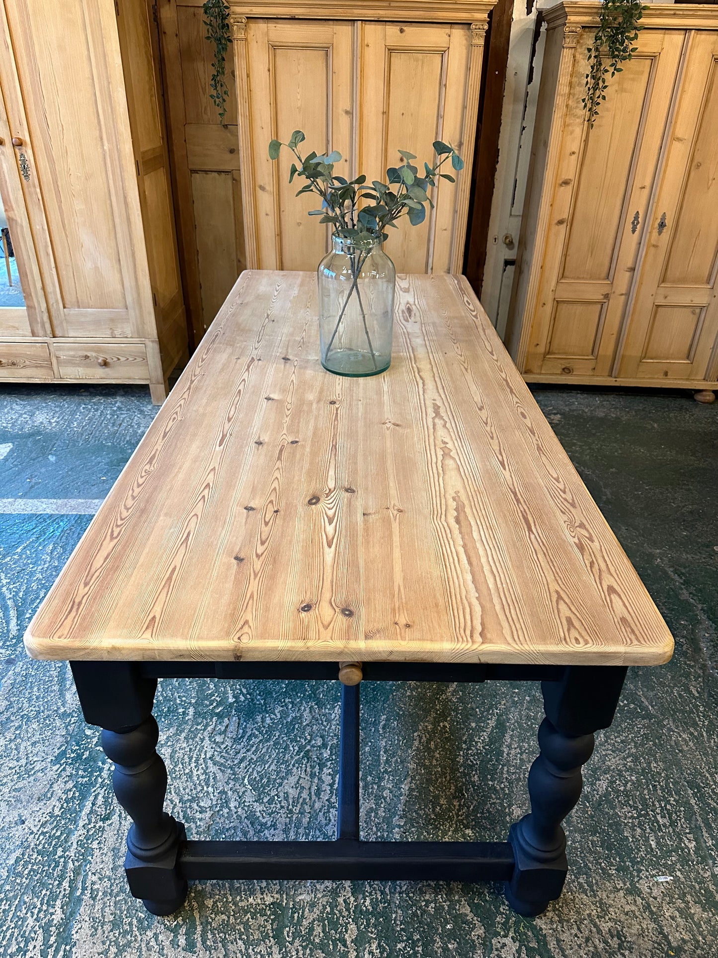 Rustic farmhouse table large 8 seater