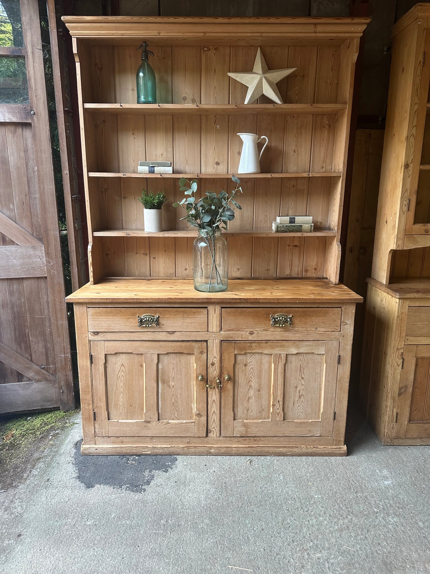 Vintage dresser