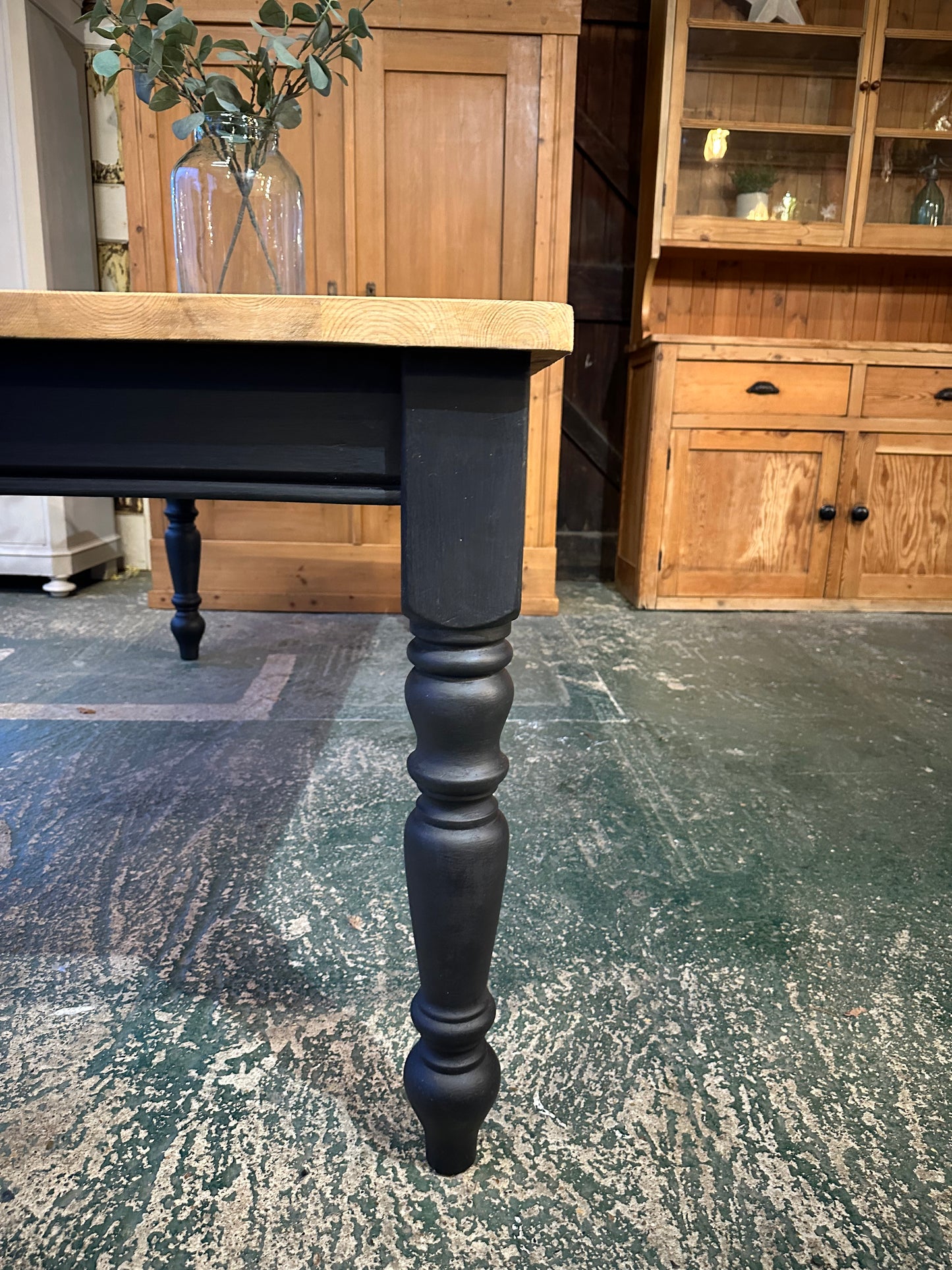 Rustic farmhouse table 8 seater