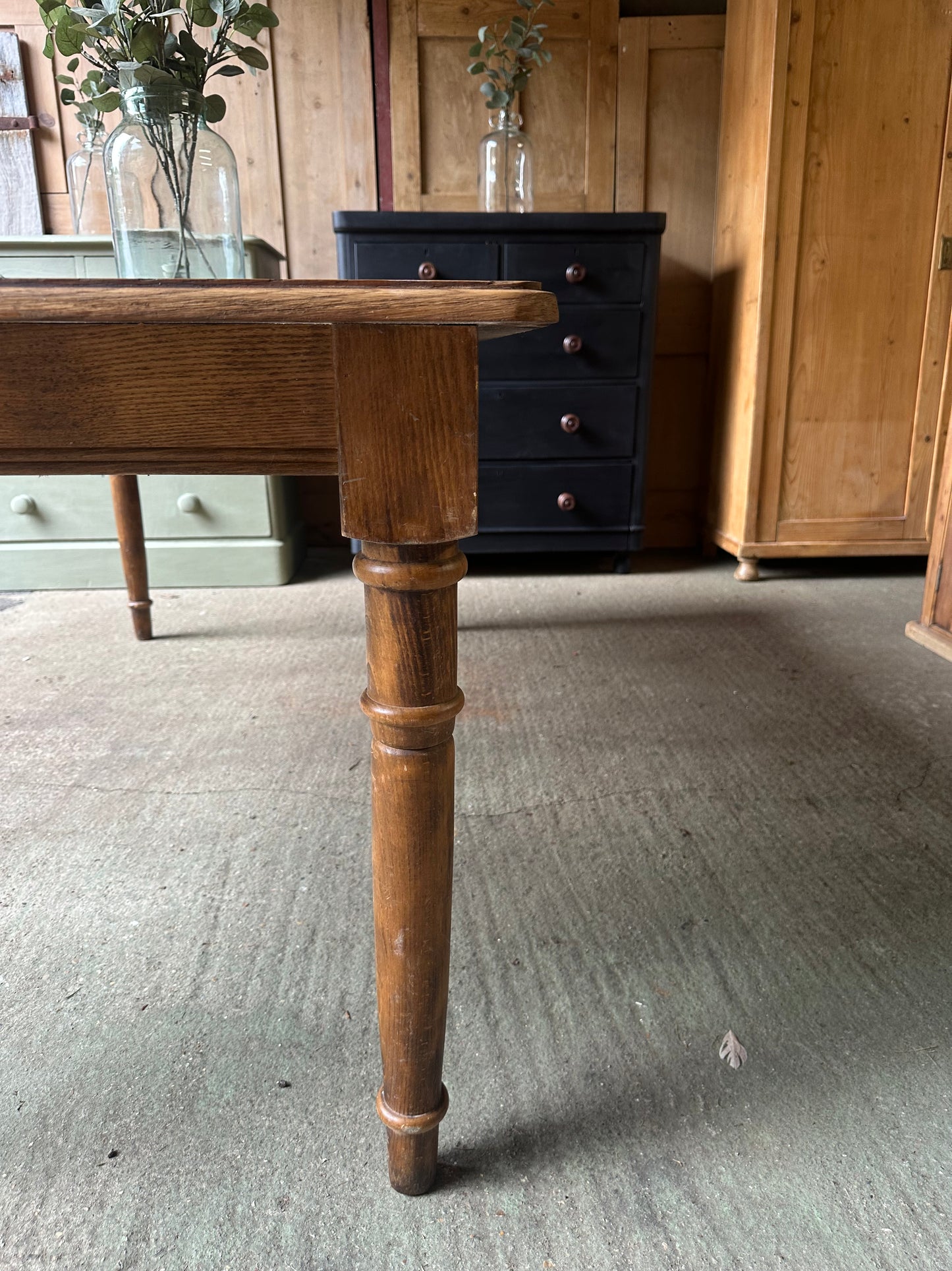 Farmhouse table 8 seater