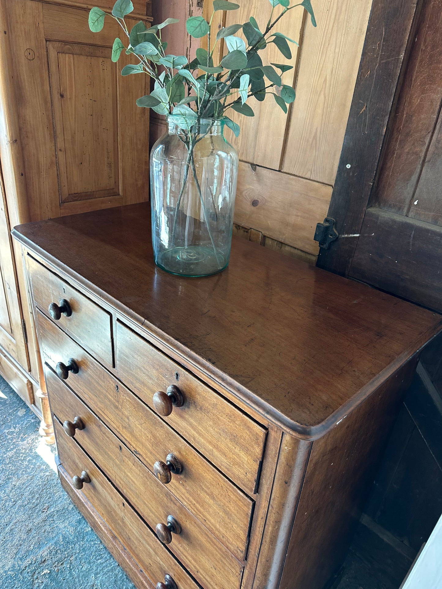 Vintage chest of drawers