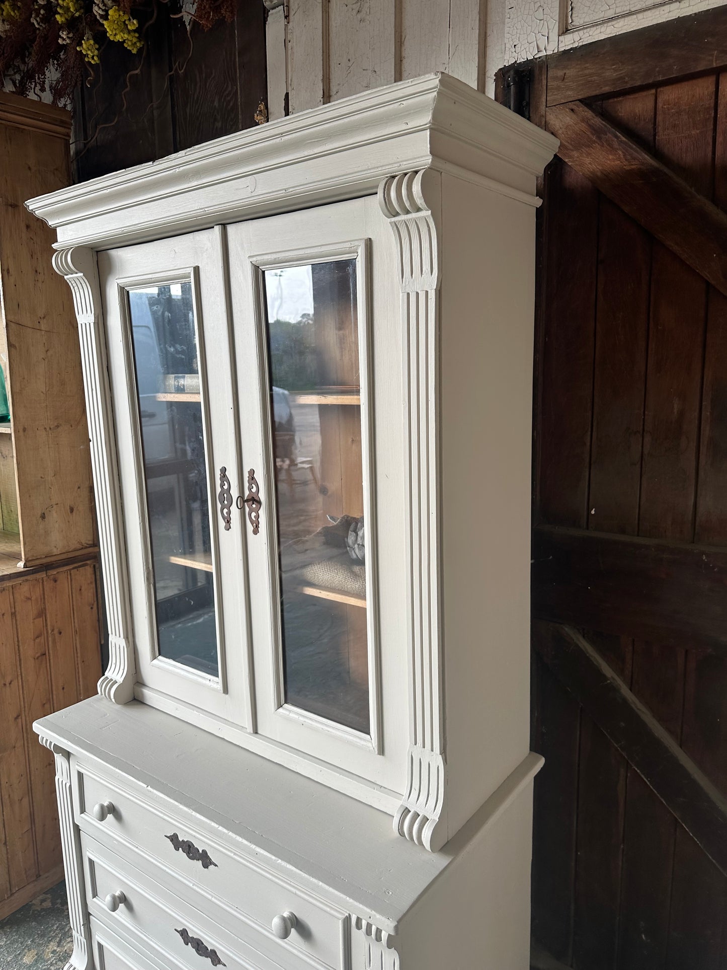 Vintage dresser