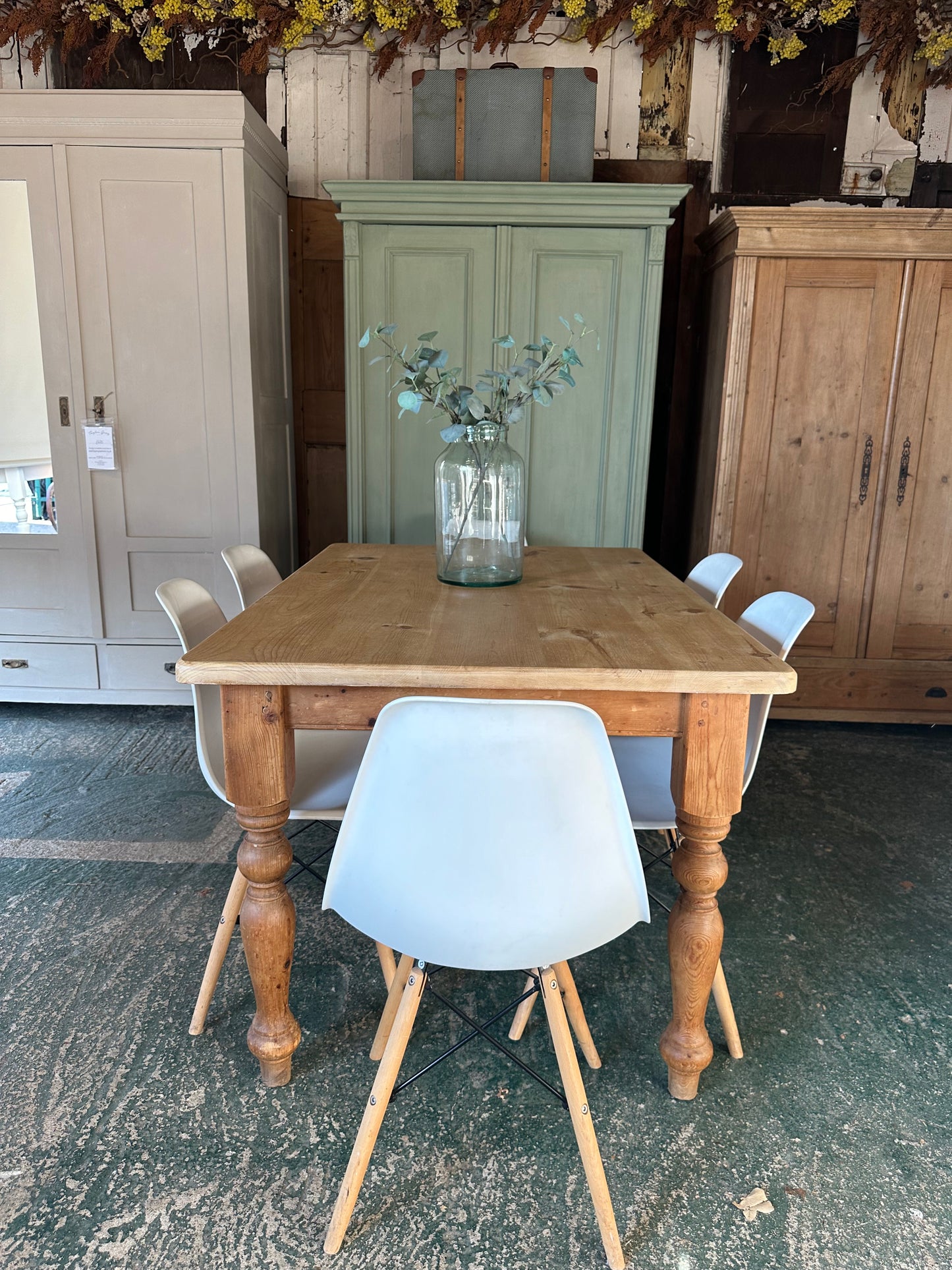 Rustic farmhouse table 6 seater
