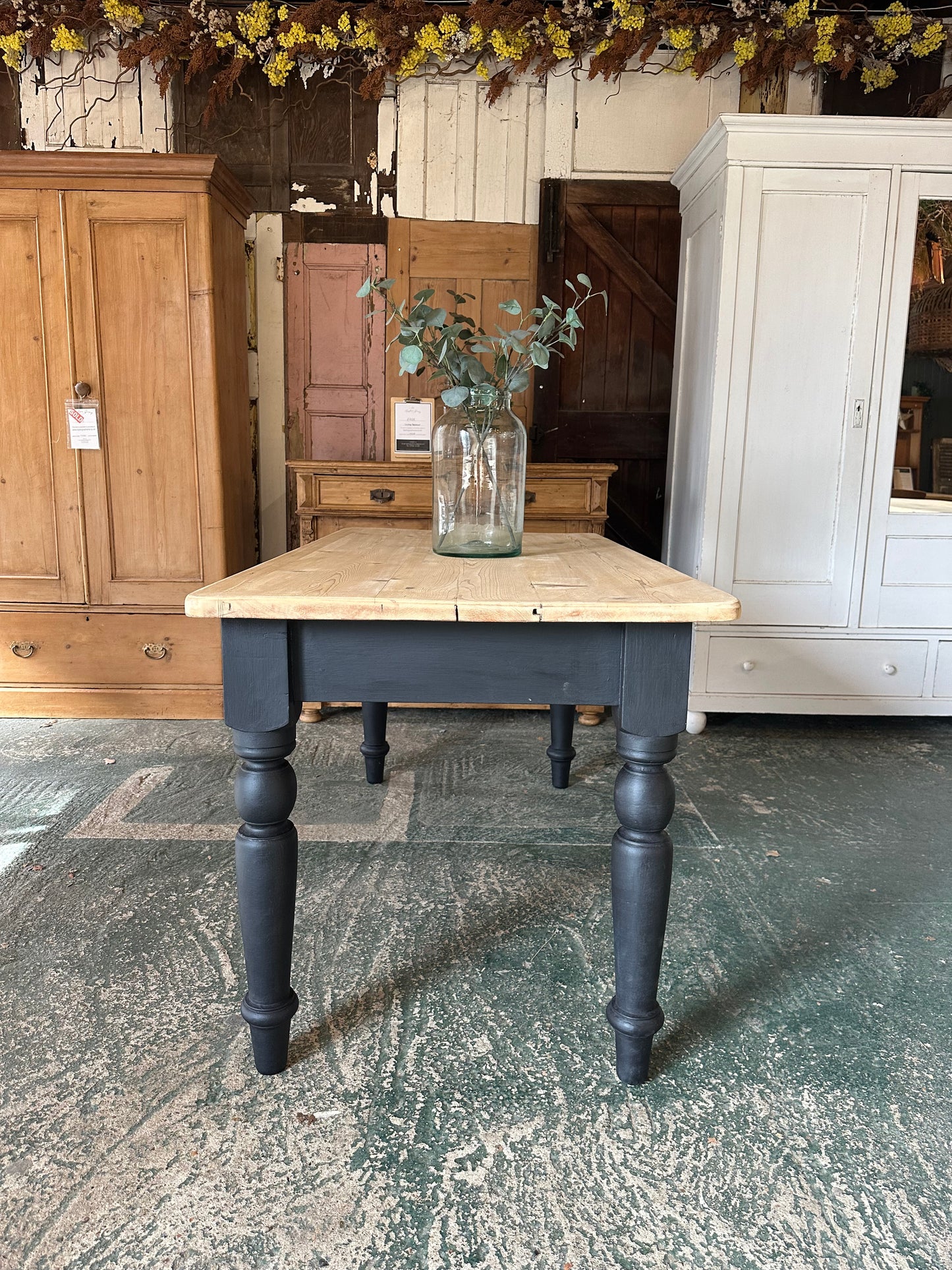 Rustic farmhouse table 6 seater