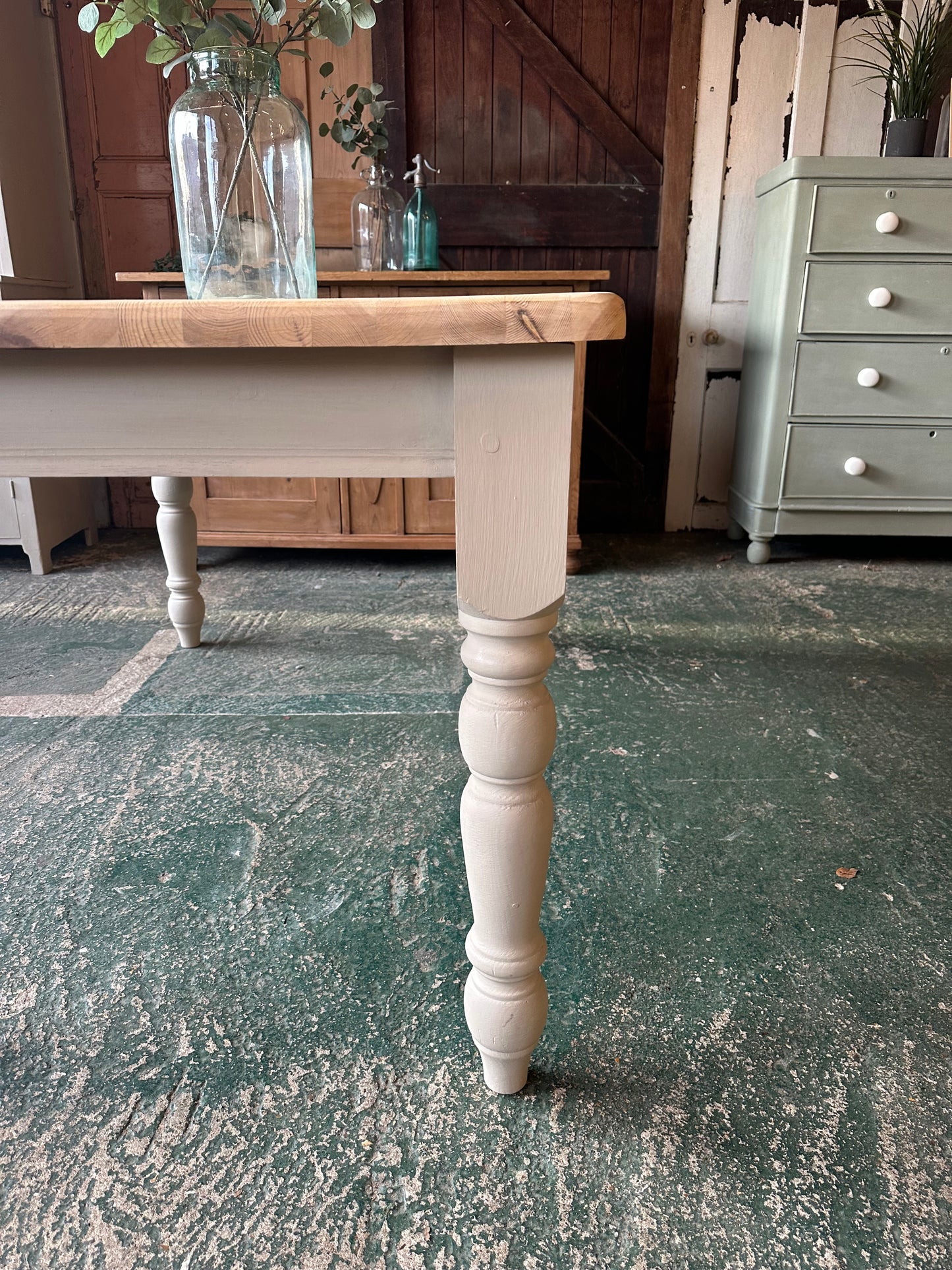 Rustic farmhouse table 6 seater