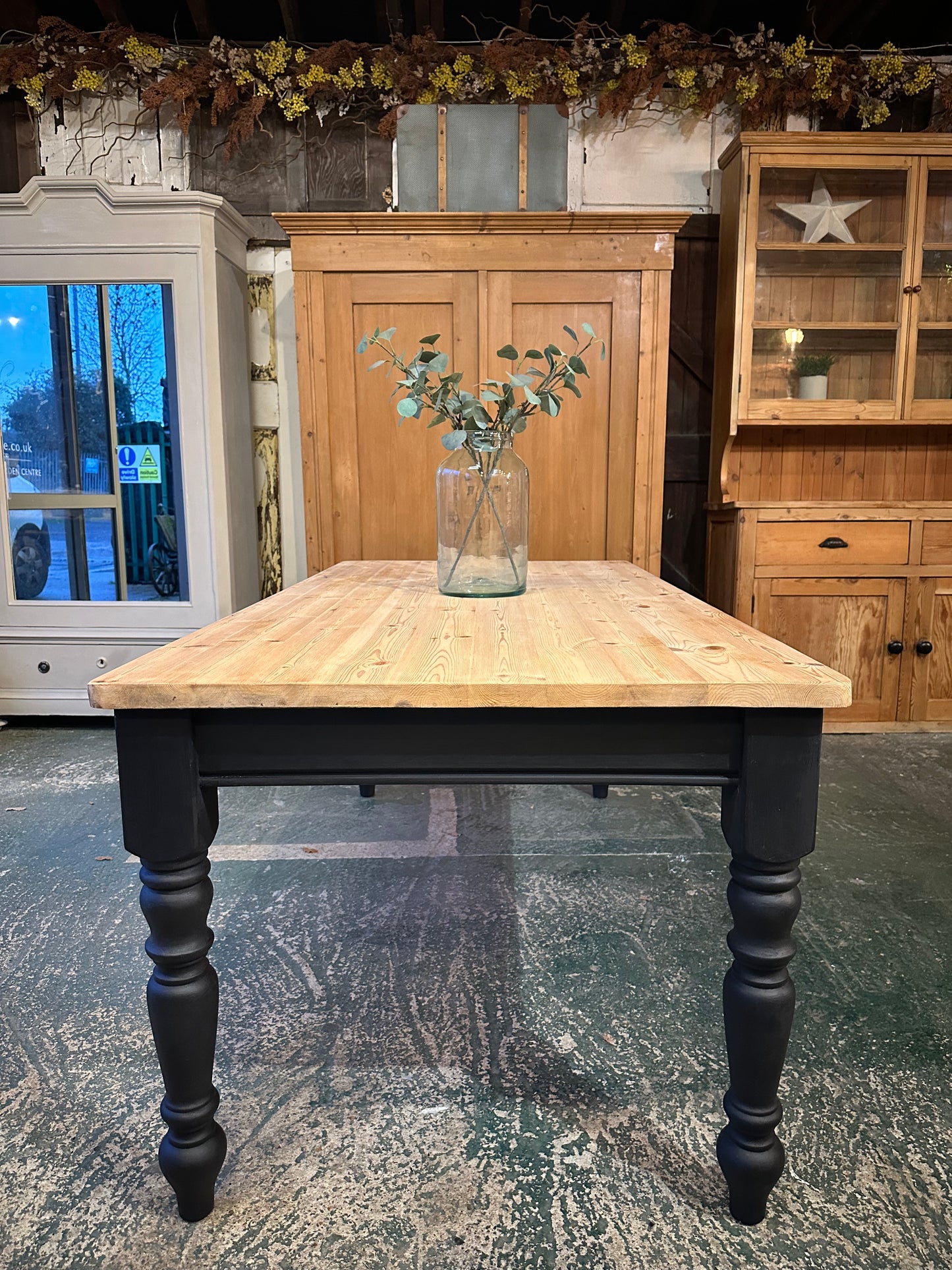 Rustic farmhouse table 8 seater