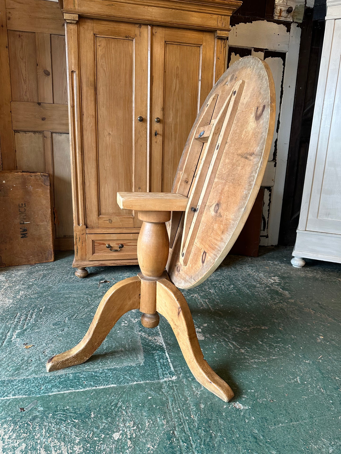 Rustic pedestal table