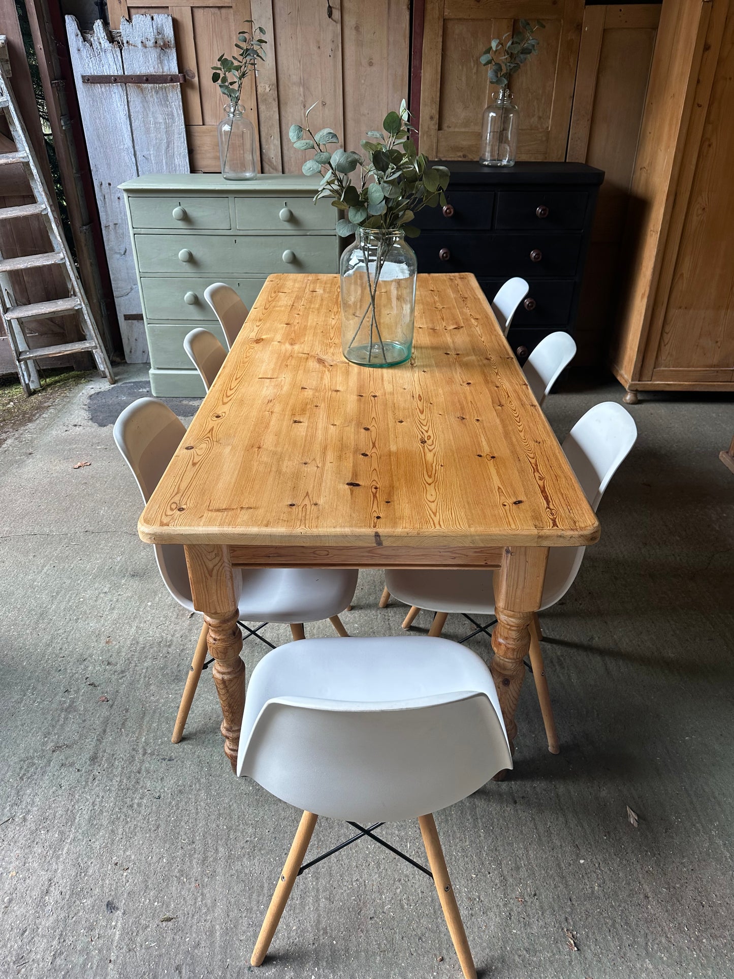 Farmhouse table 8 seater