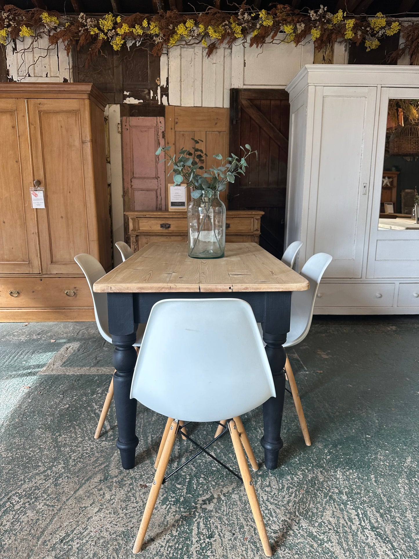 Rustic farmhouse table 6 seater