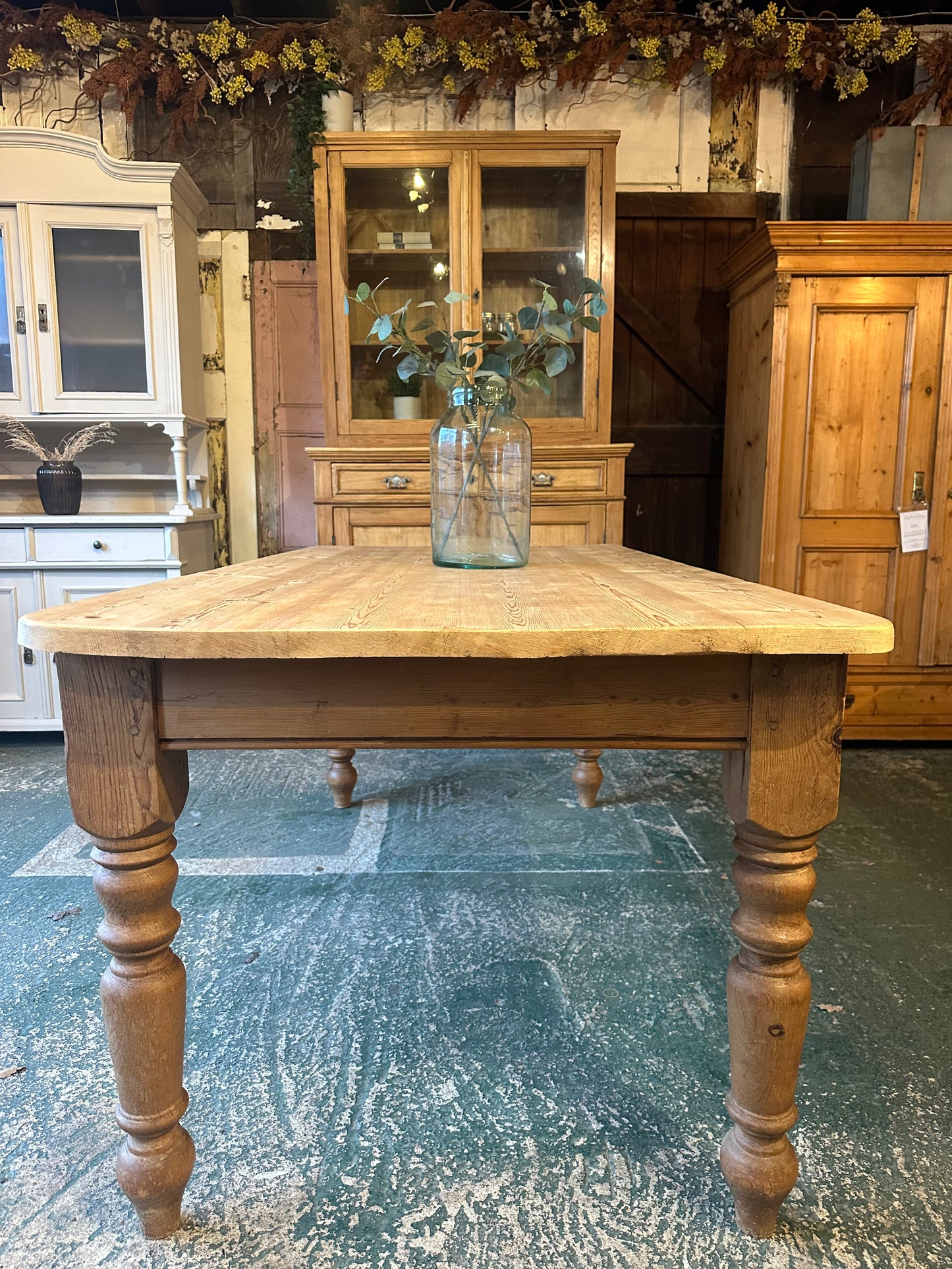Farmhouse table 8 seater