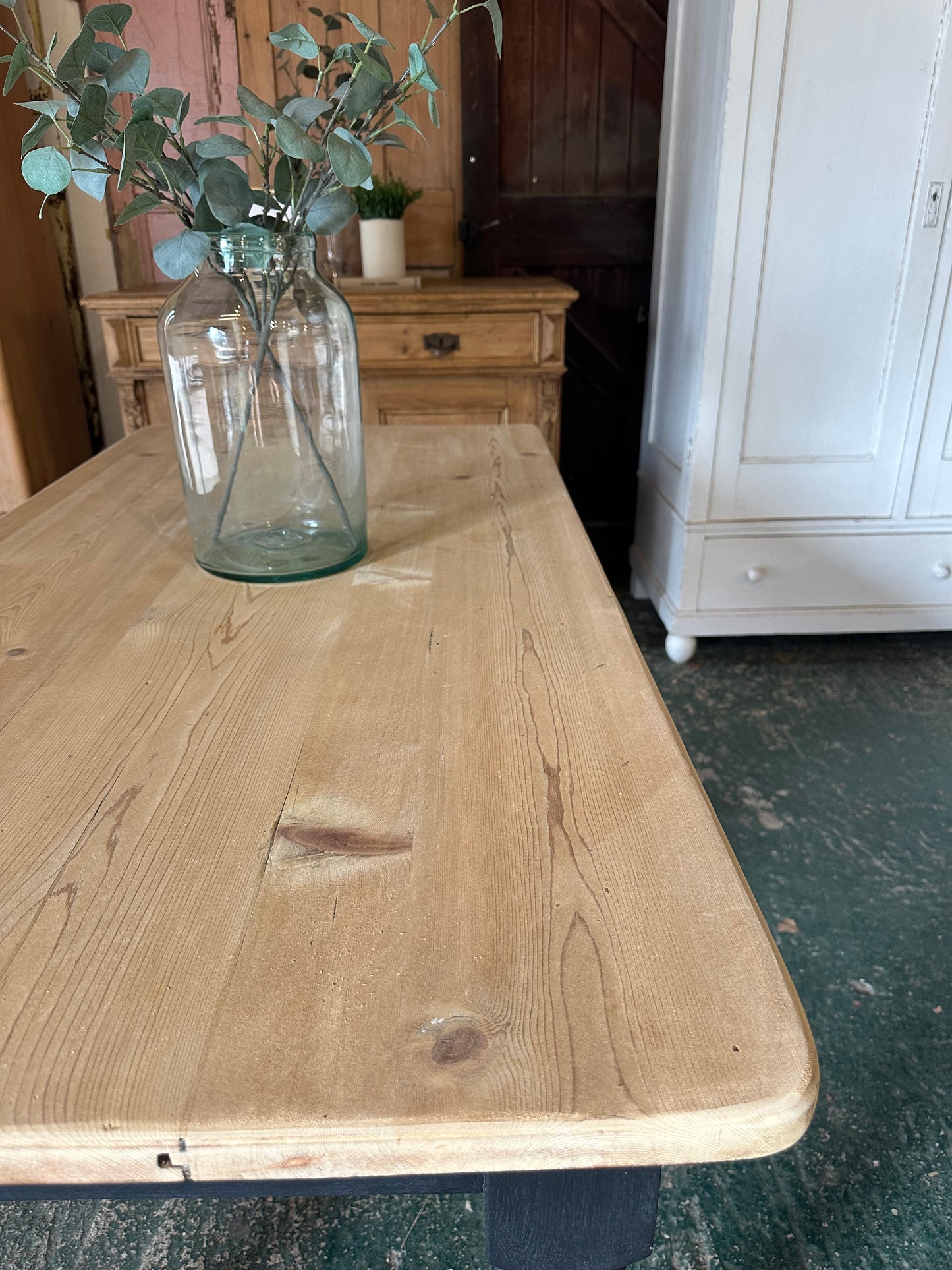 Rustic farmhouse table 6 seater