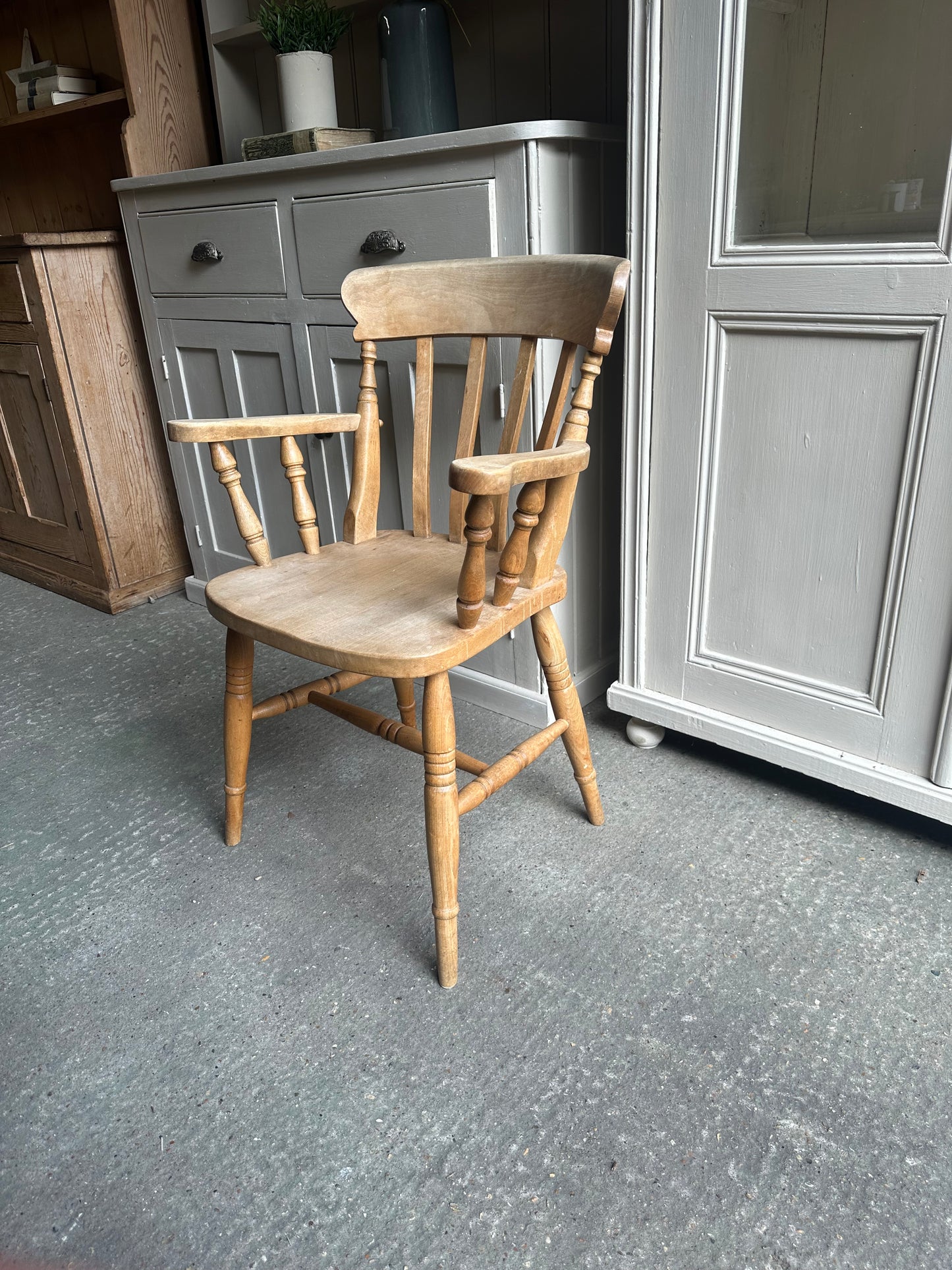 Farmhouse carver chair x1