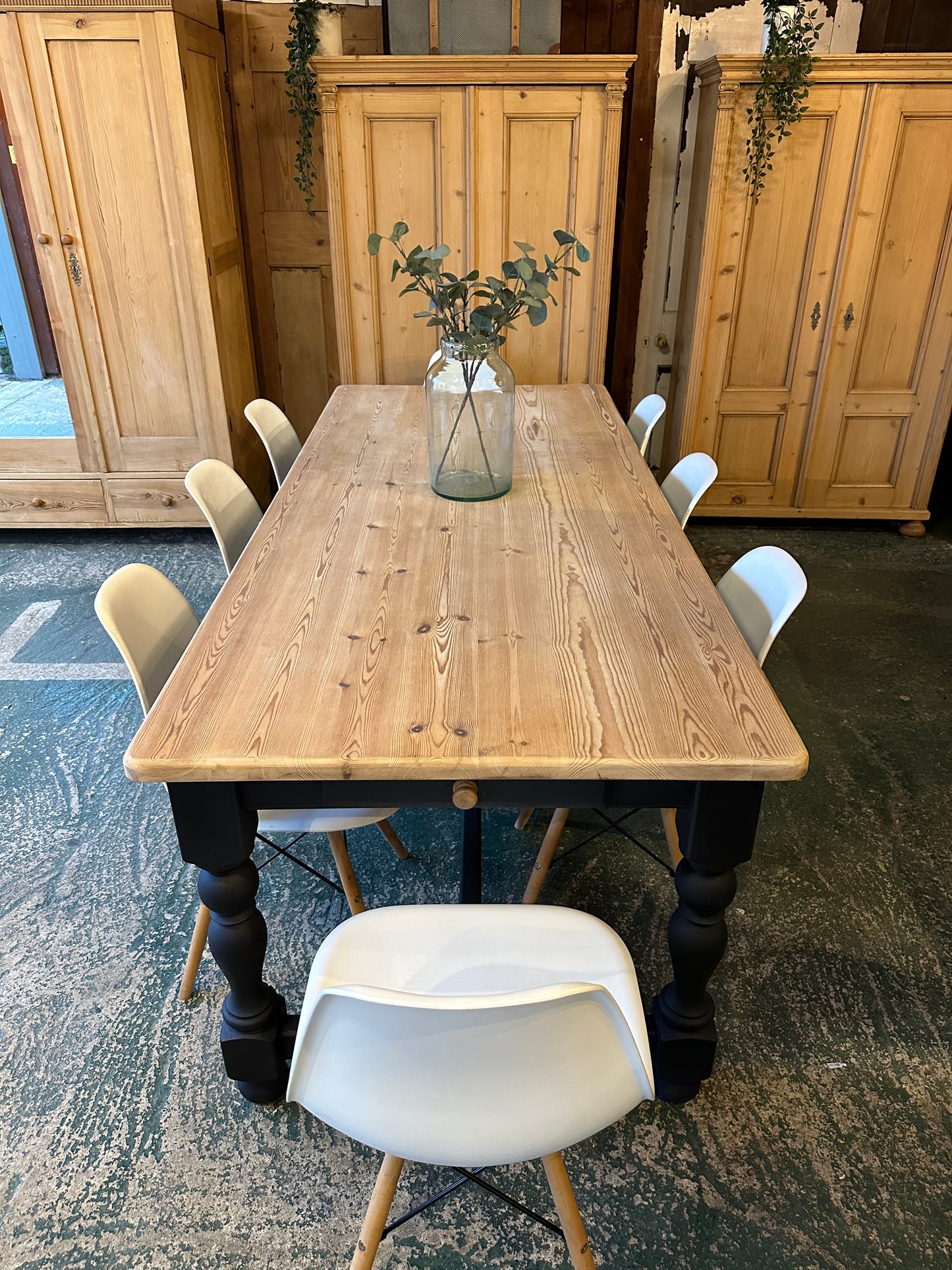 Rustic farmhouse table large 8 seater