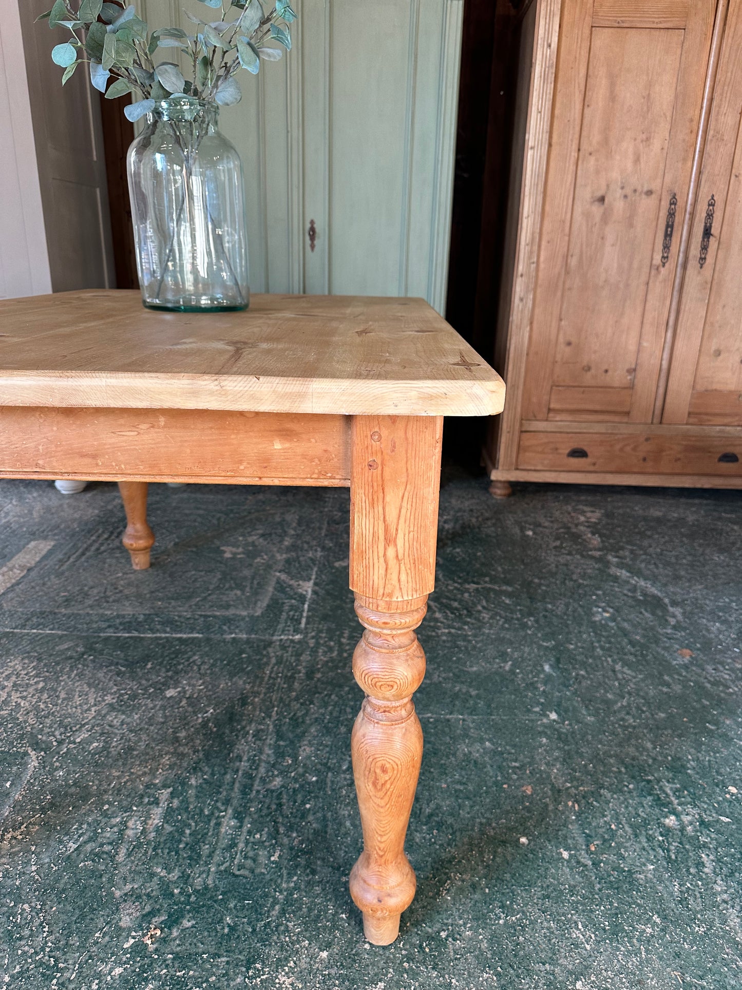 Rustic farmhouse table 6 seater