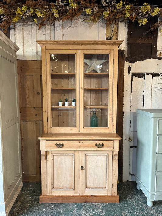 Rustic vintage glazed dresser