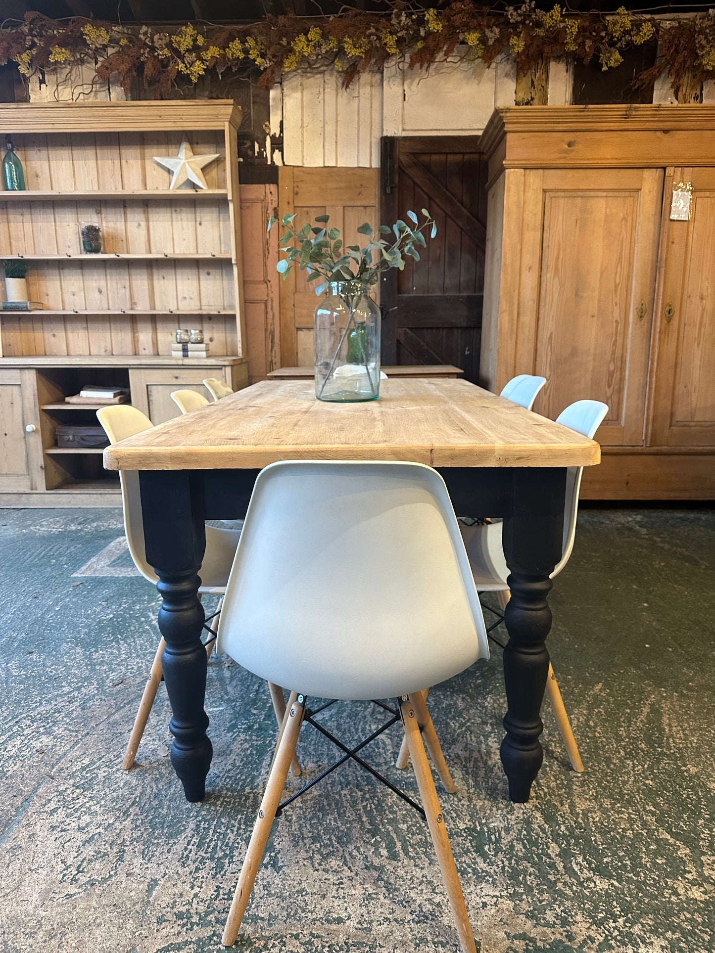 Rustic farmhouse table 8 seater