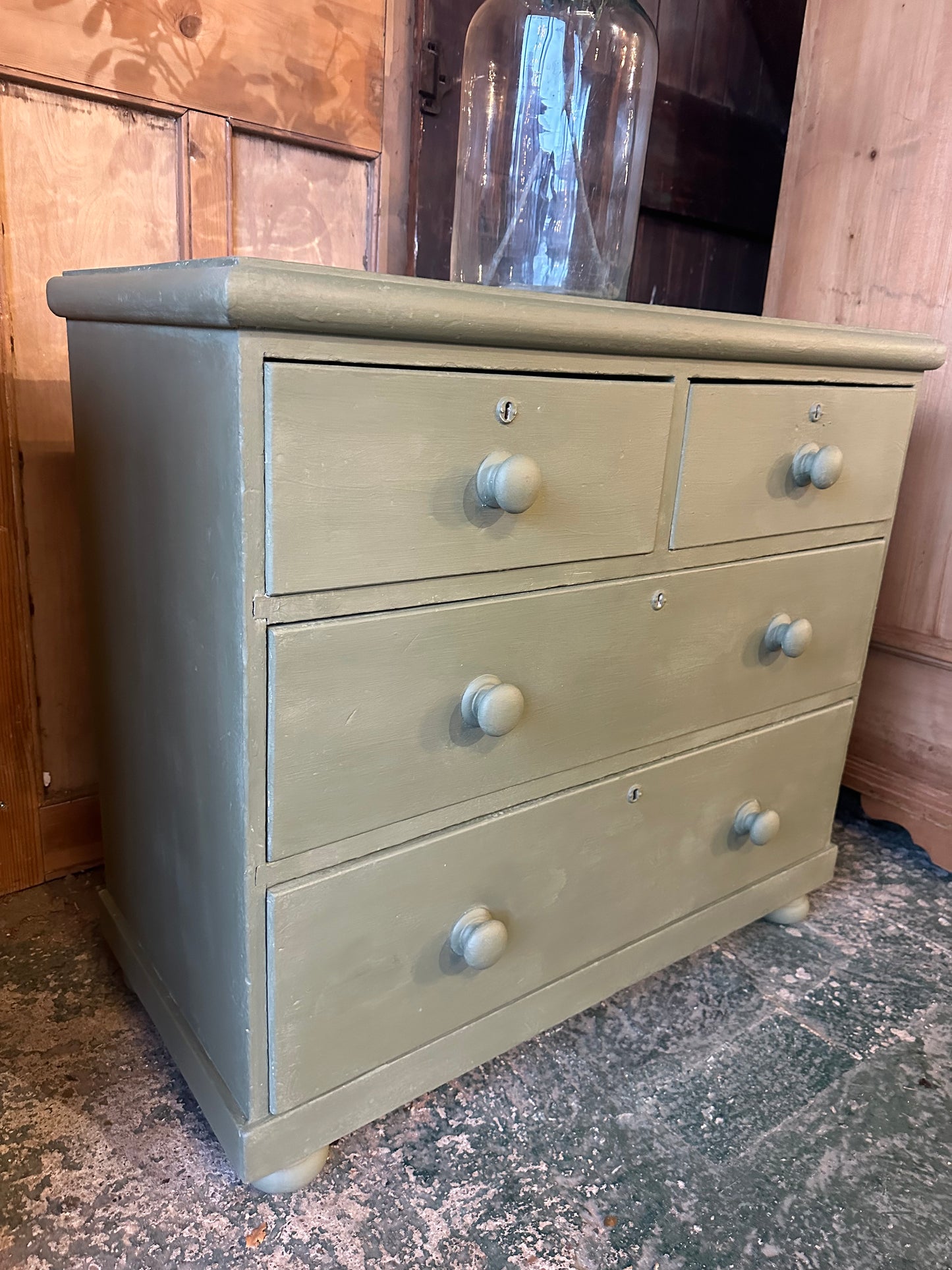 Vintage chest of drawers