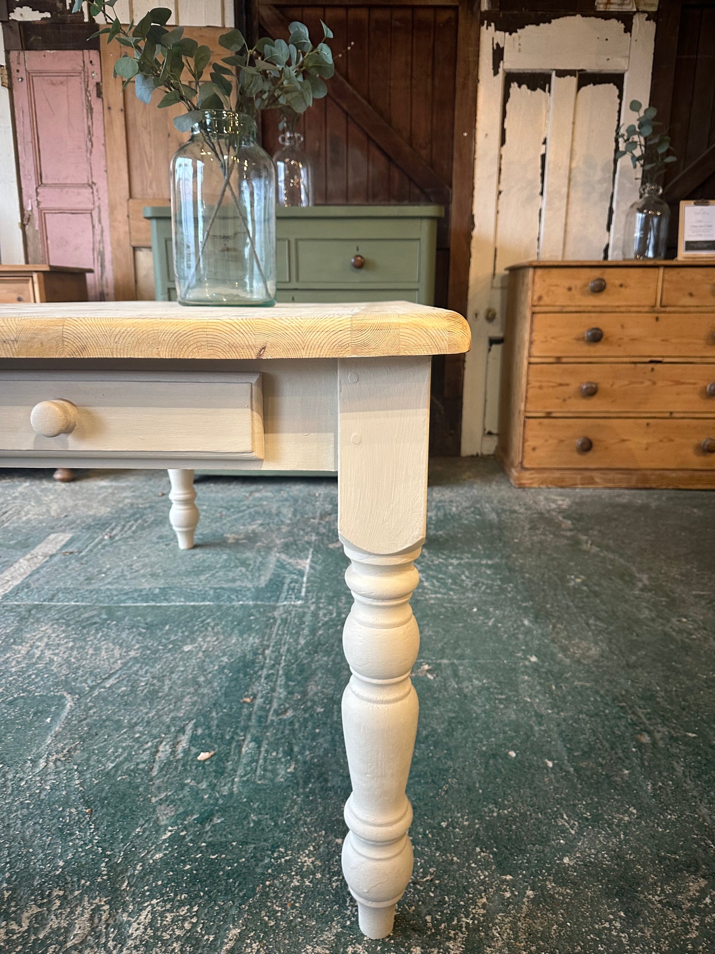 Rustic farmhouse table 6 seater