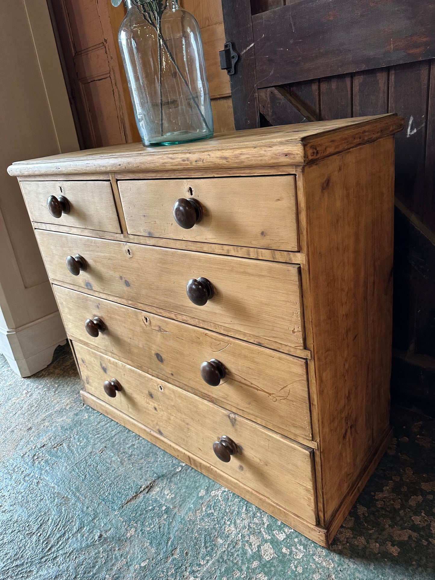 Vintage chest of drawers