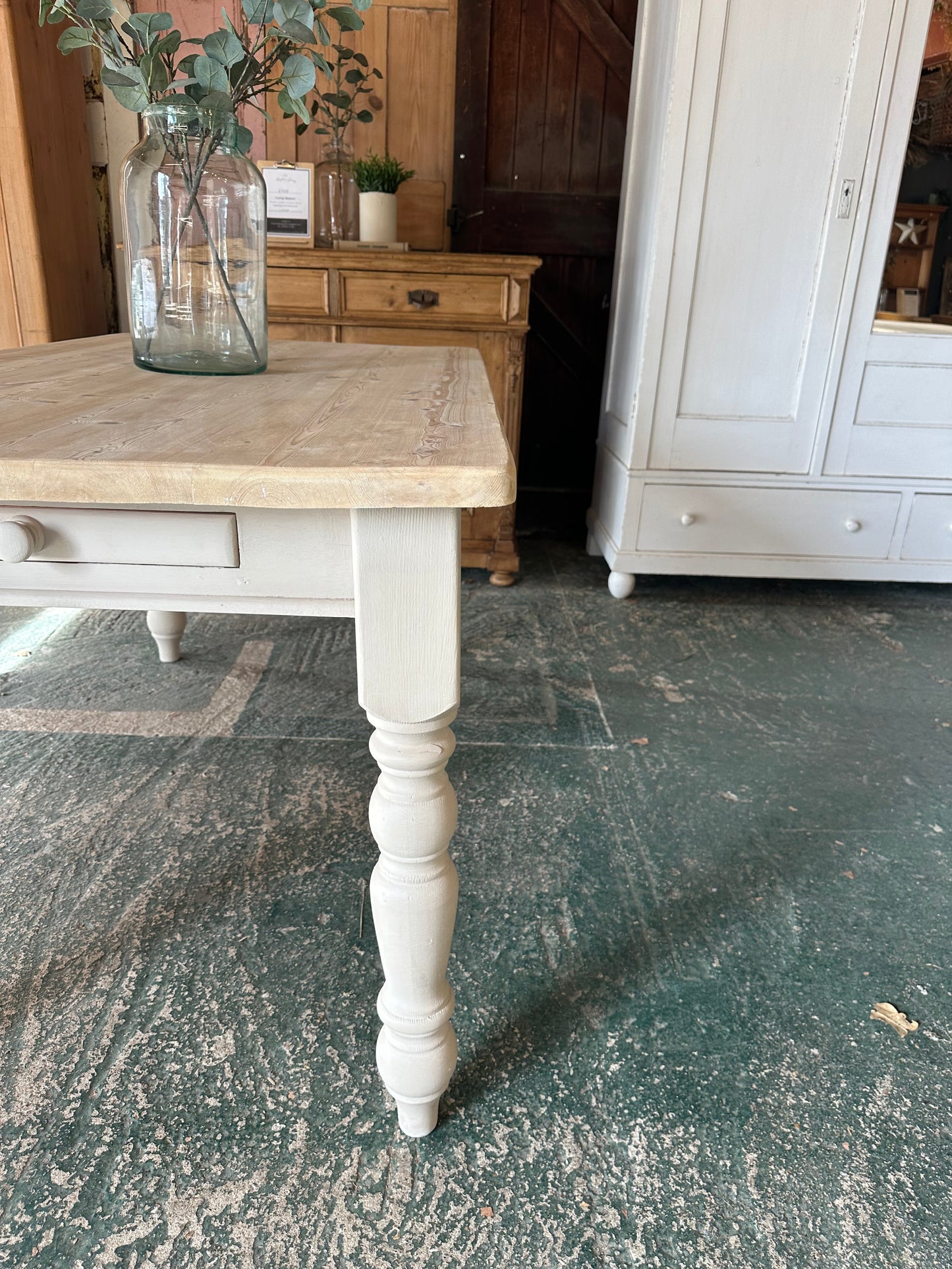 Rustic farmhouse table 6 seater