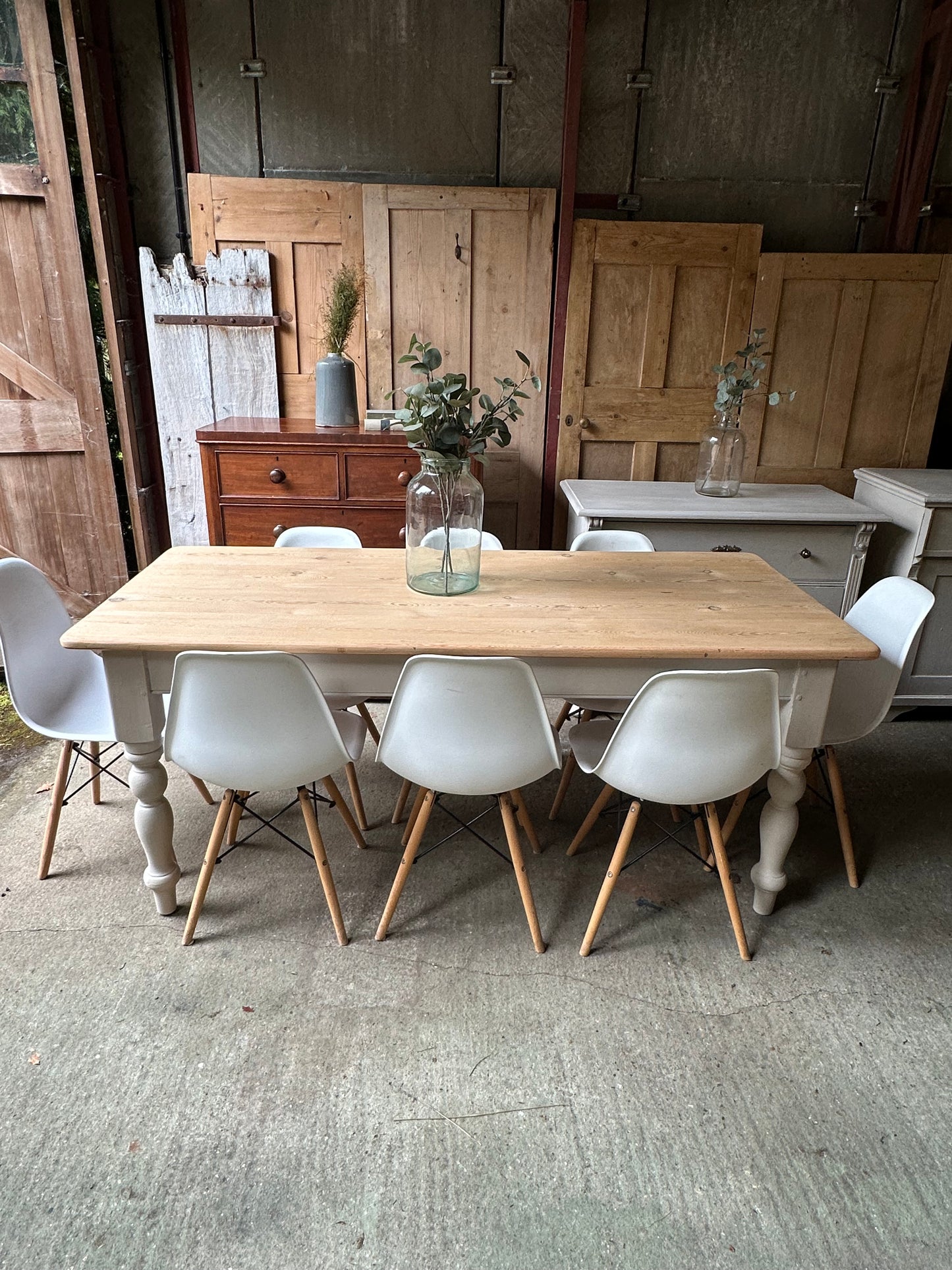 Farmhouse table 8 seater