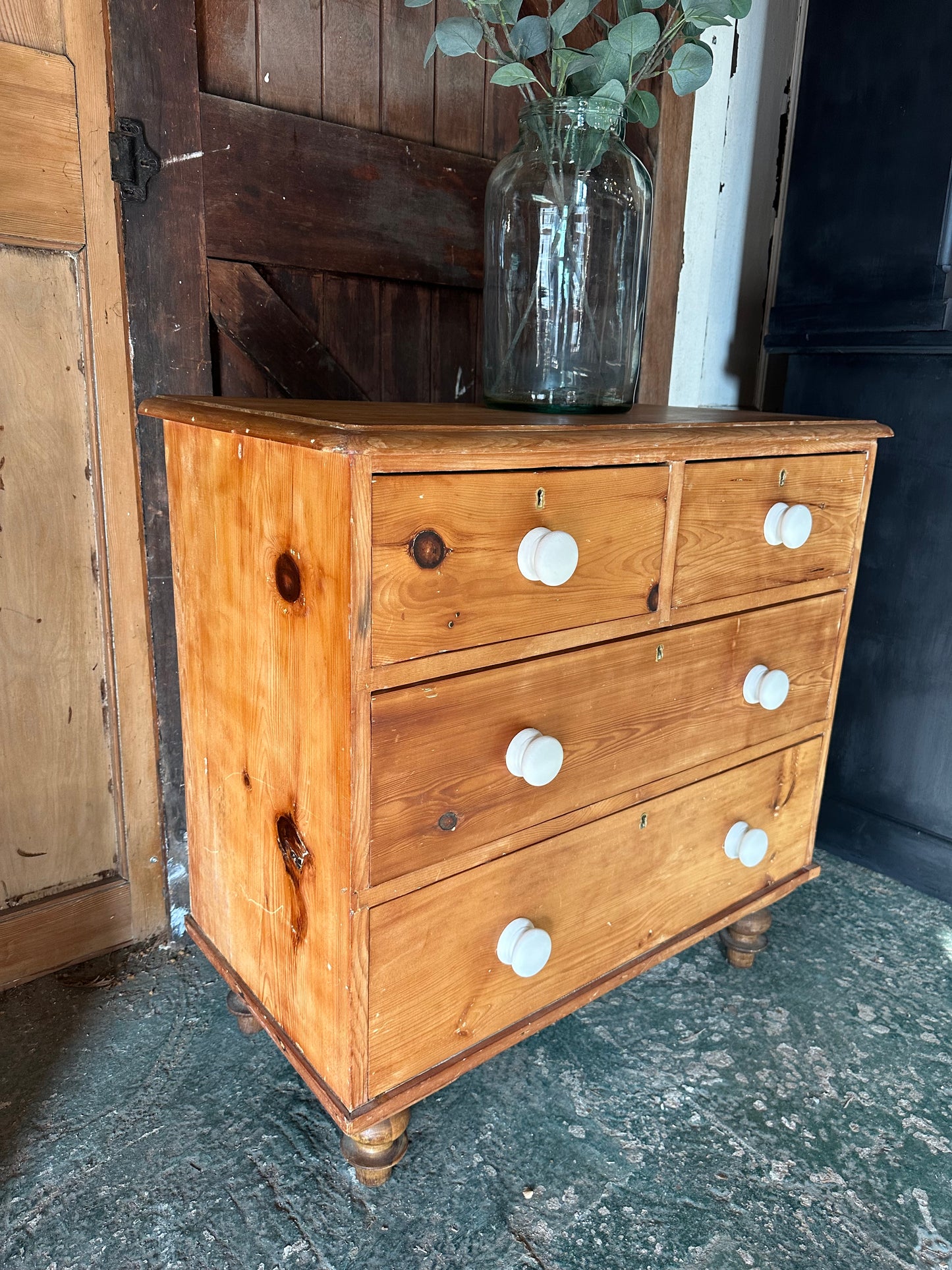 Rustic vintage chest of drawers