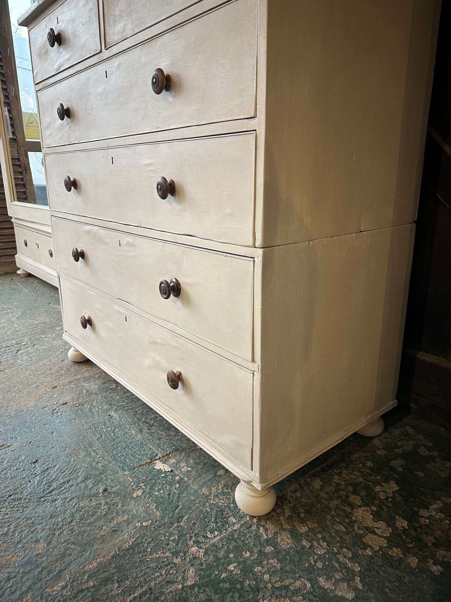 Vintage chest of drawers