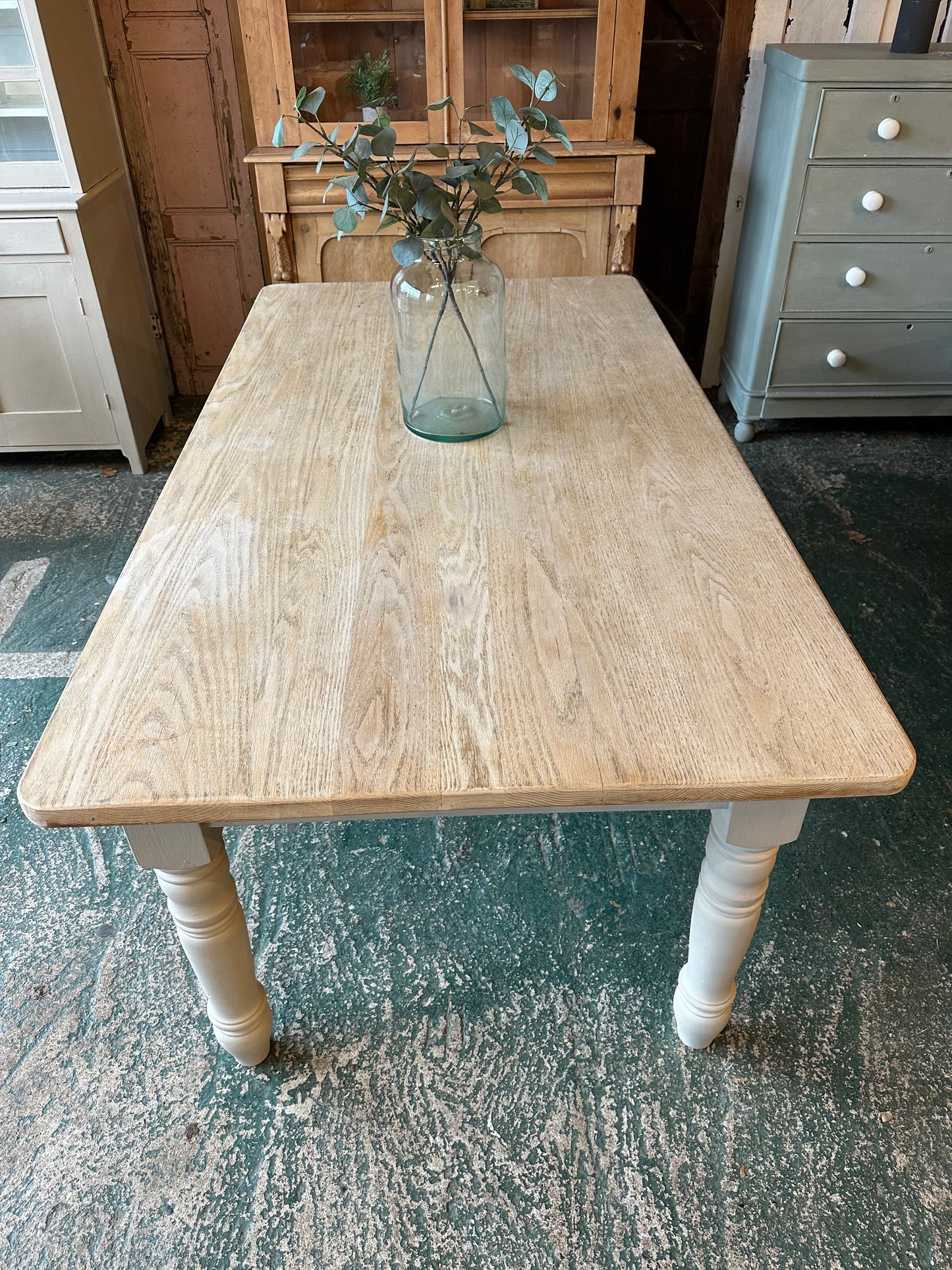 Rustic farmhouse oak table 8 seater