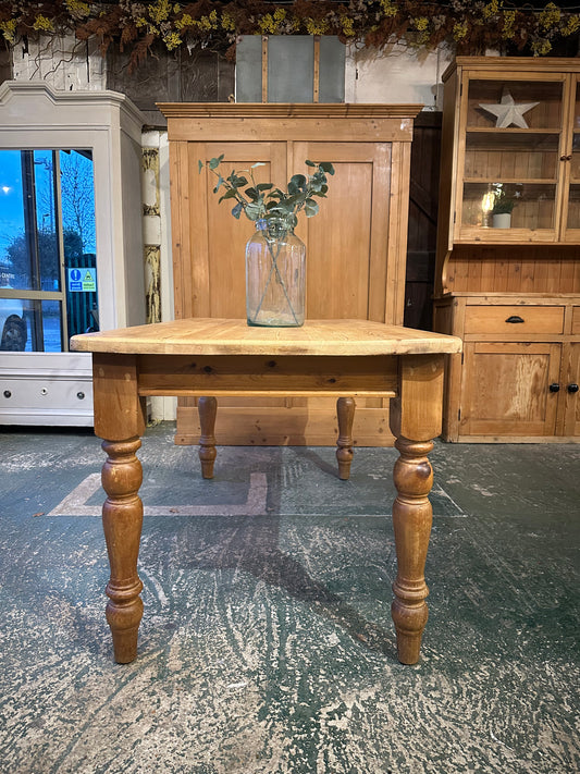 Rustic farmhouse table 6 seater