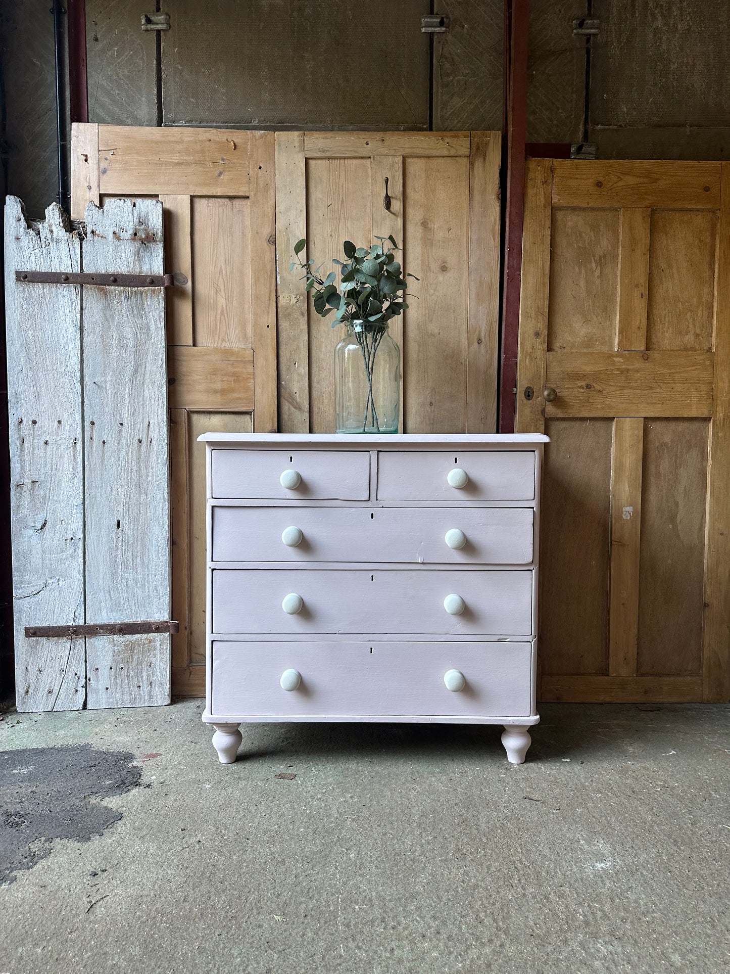 Vintage chest of drawers