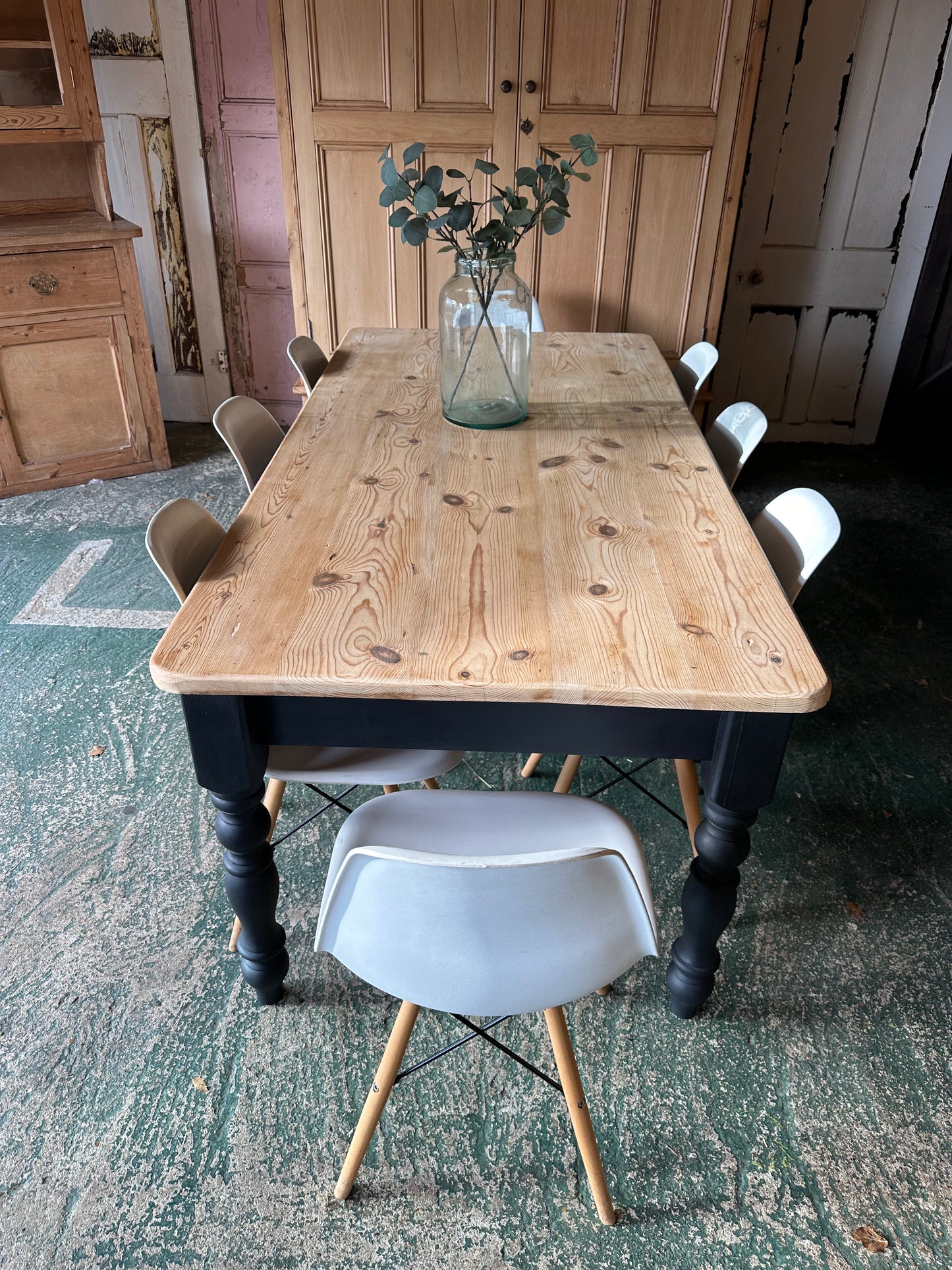 Rustic farmhouse table 8 seater