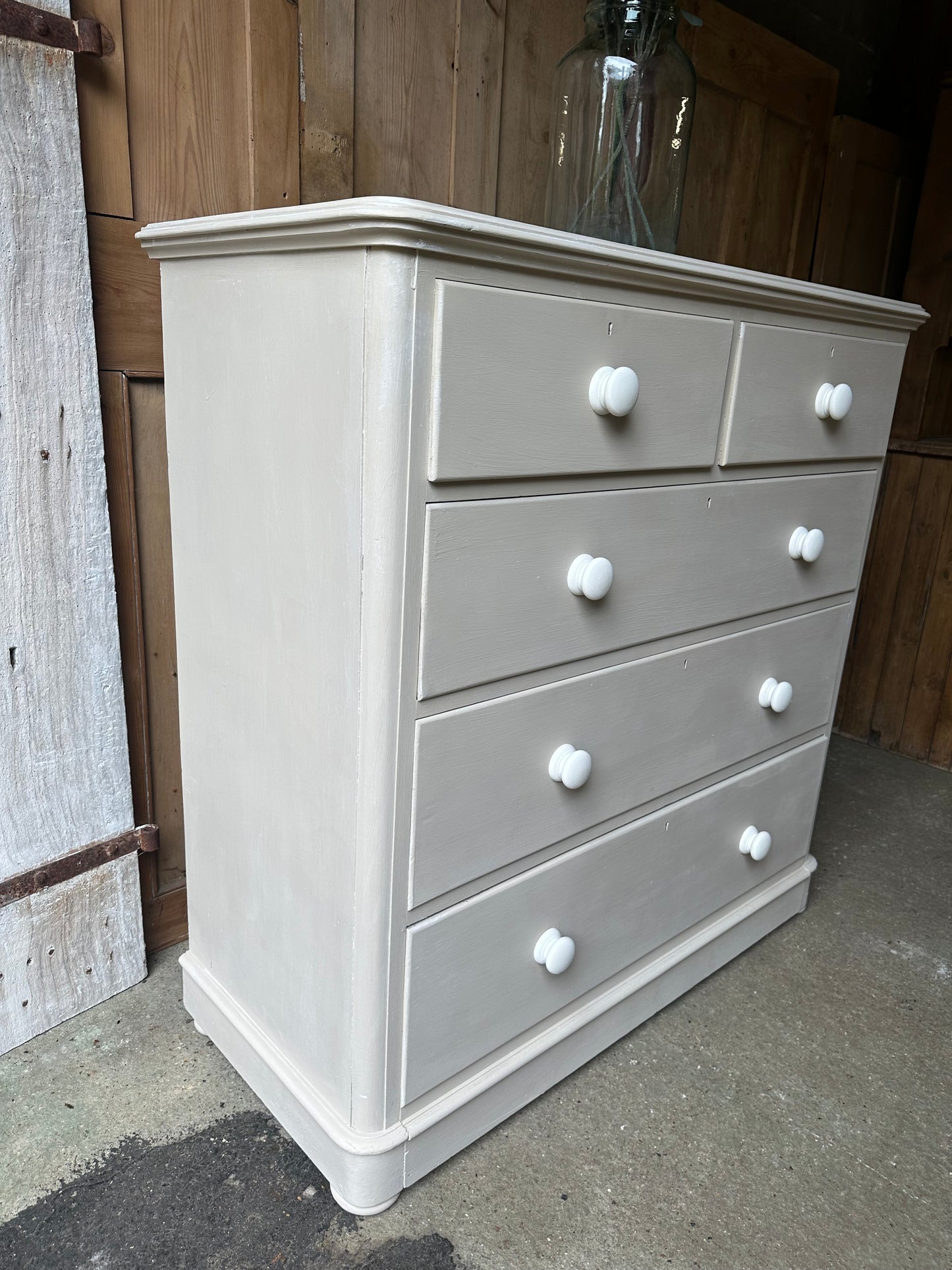 Vintage chest of drawers