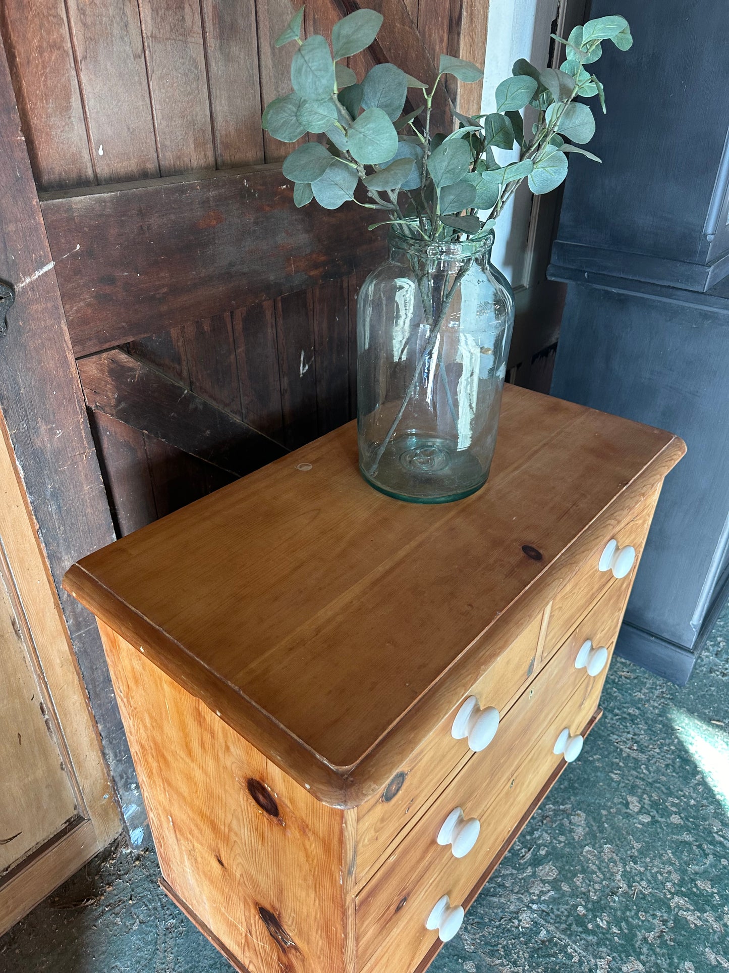 Rustic vintage chest of drawers