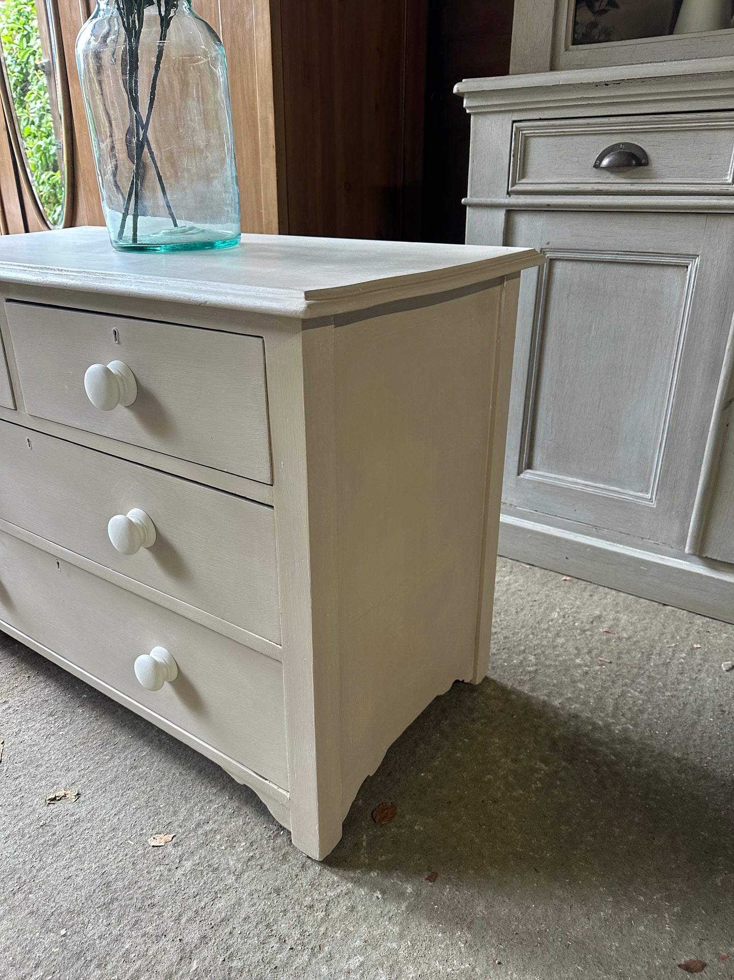 Vintage chest of drawers