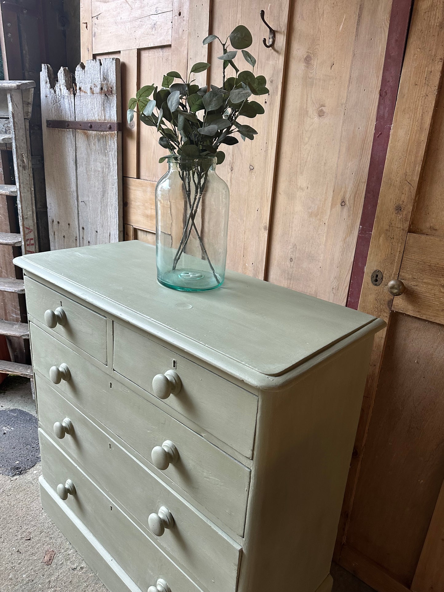 Vintage chest of drawers