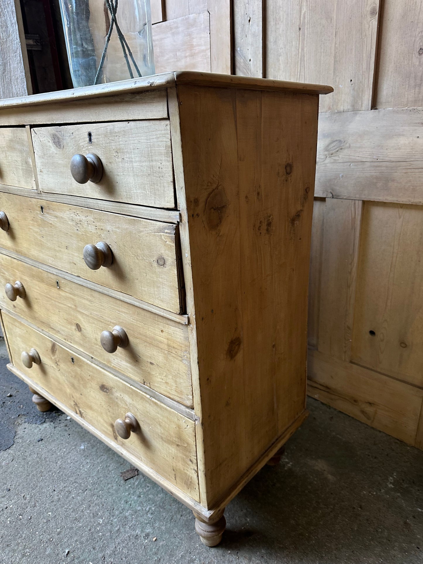 Vintage chest of drawers