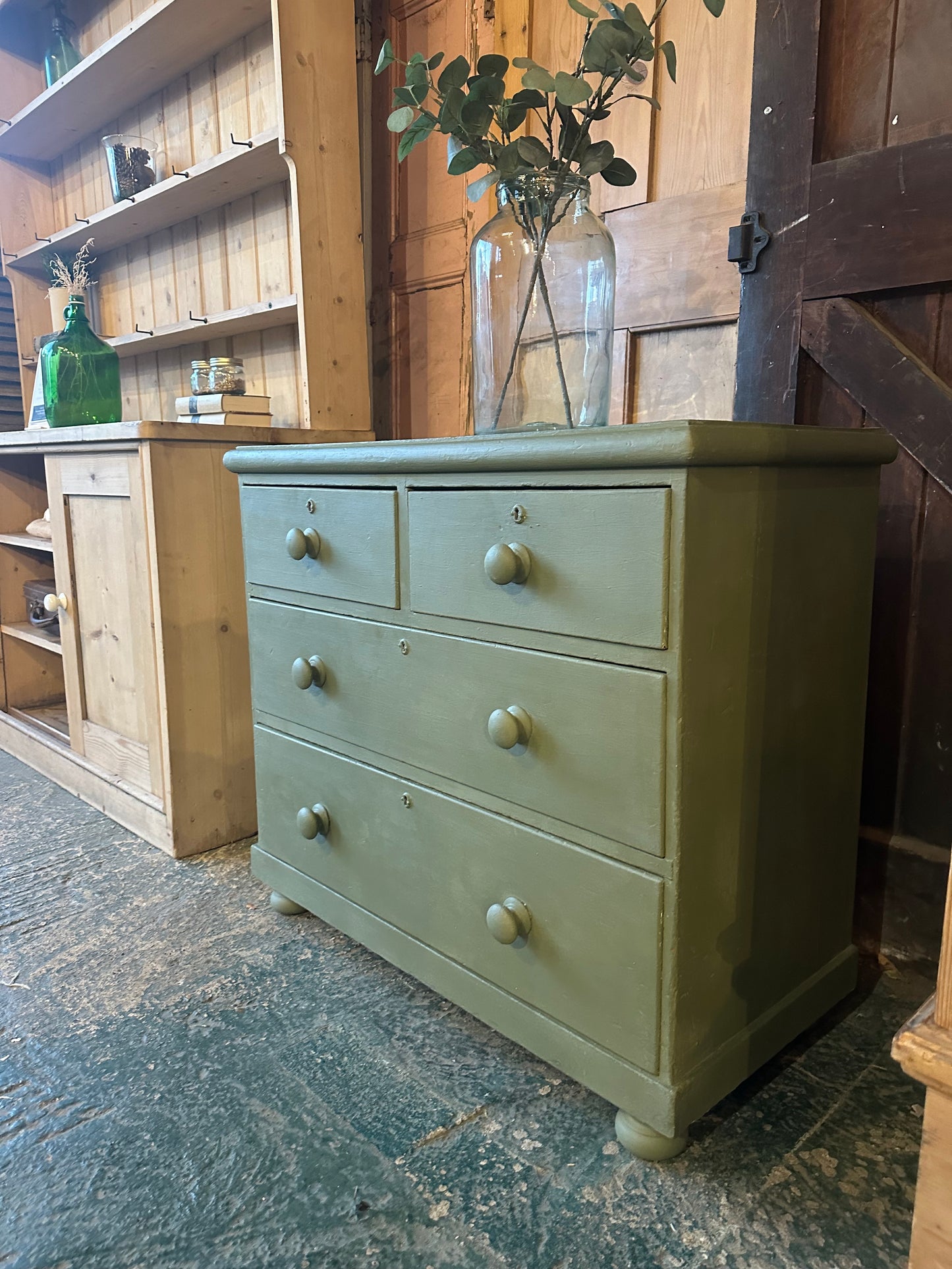 Vintage chest of drawers