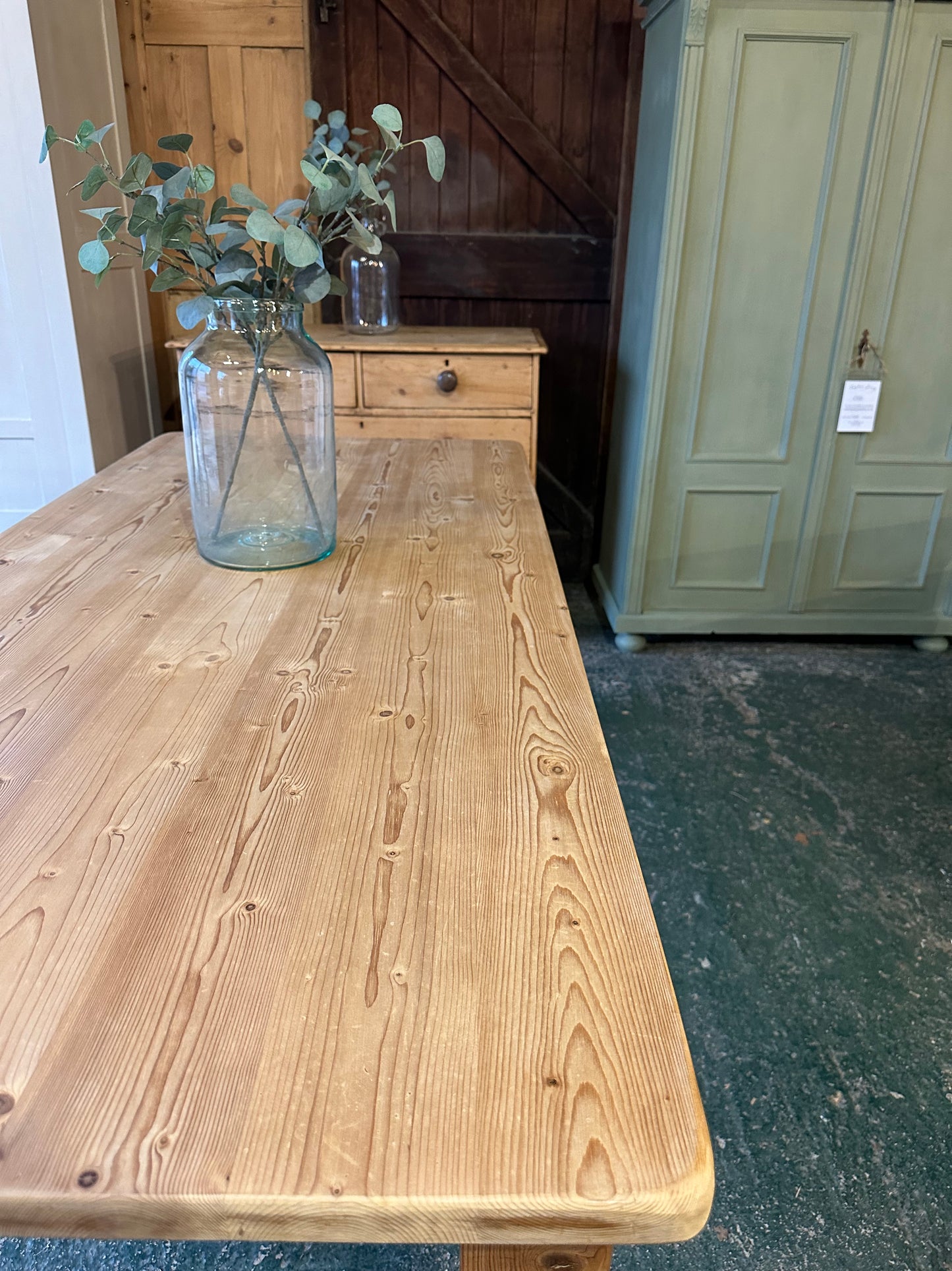 Rustic farmhouse table 8 seater