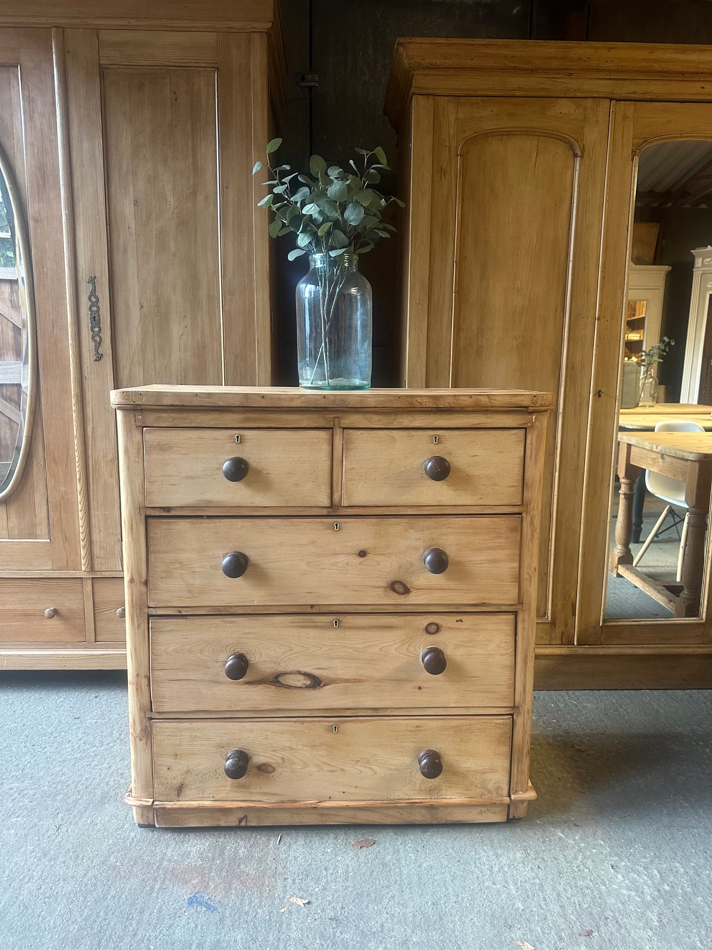 Vintage chest of drawers