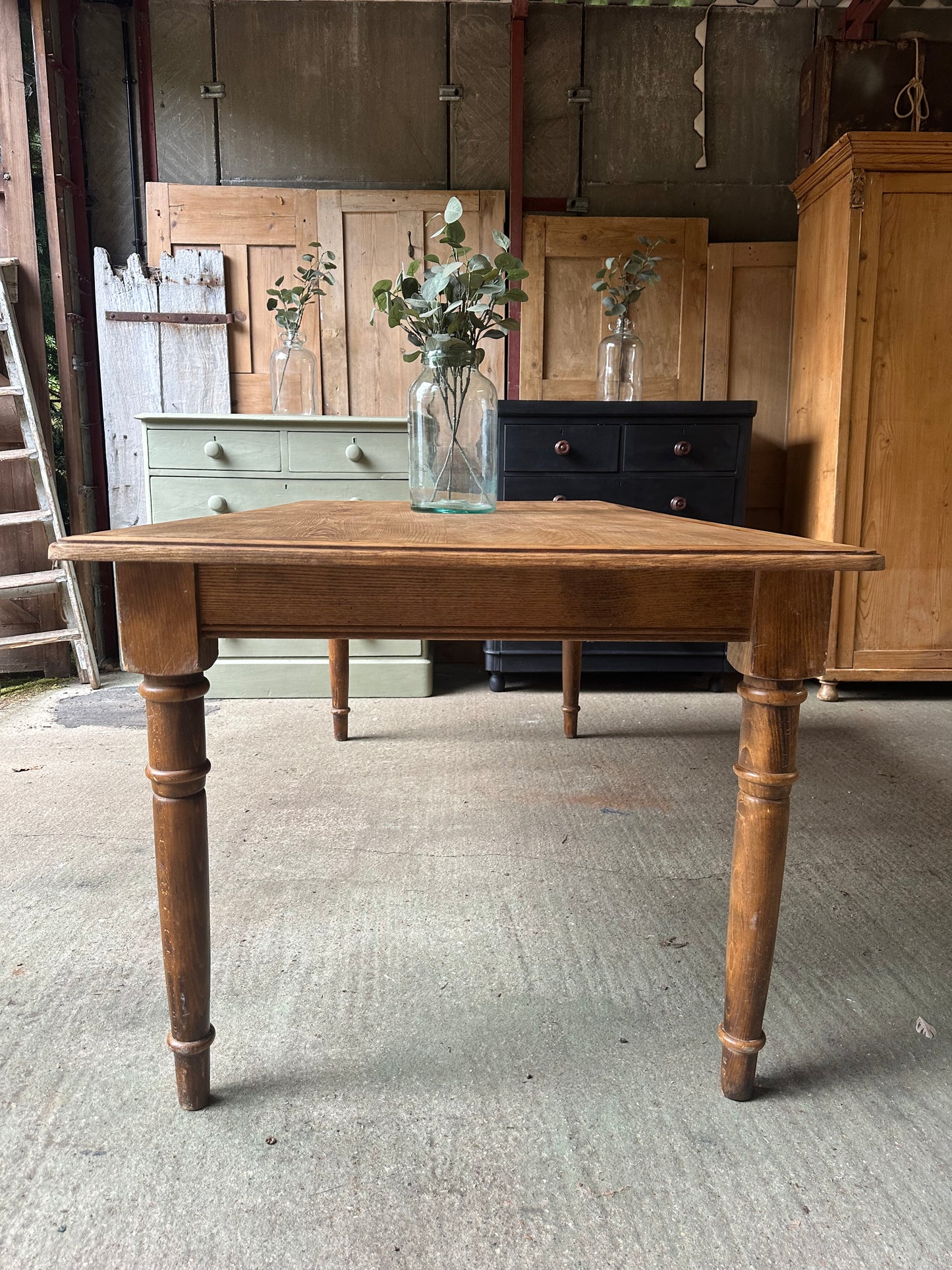 Farmhouse table 8 seater