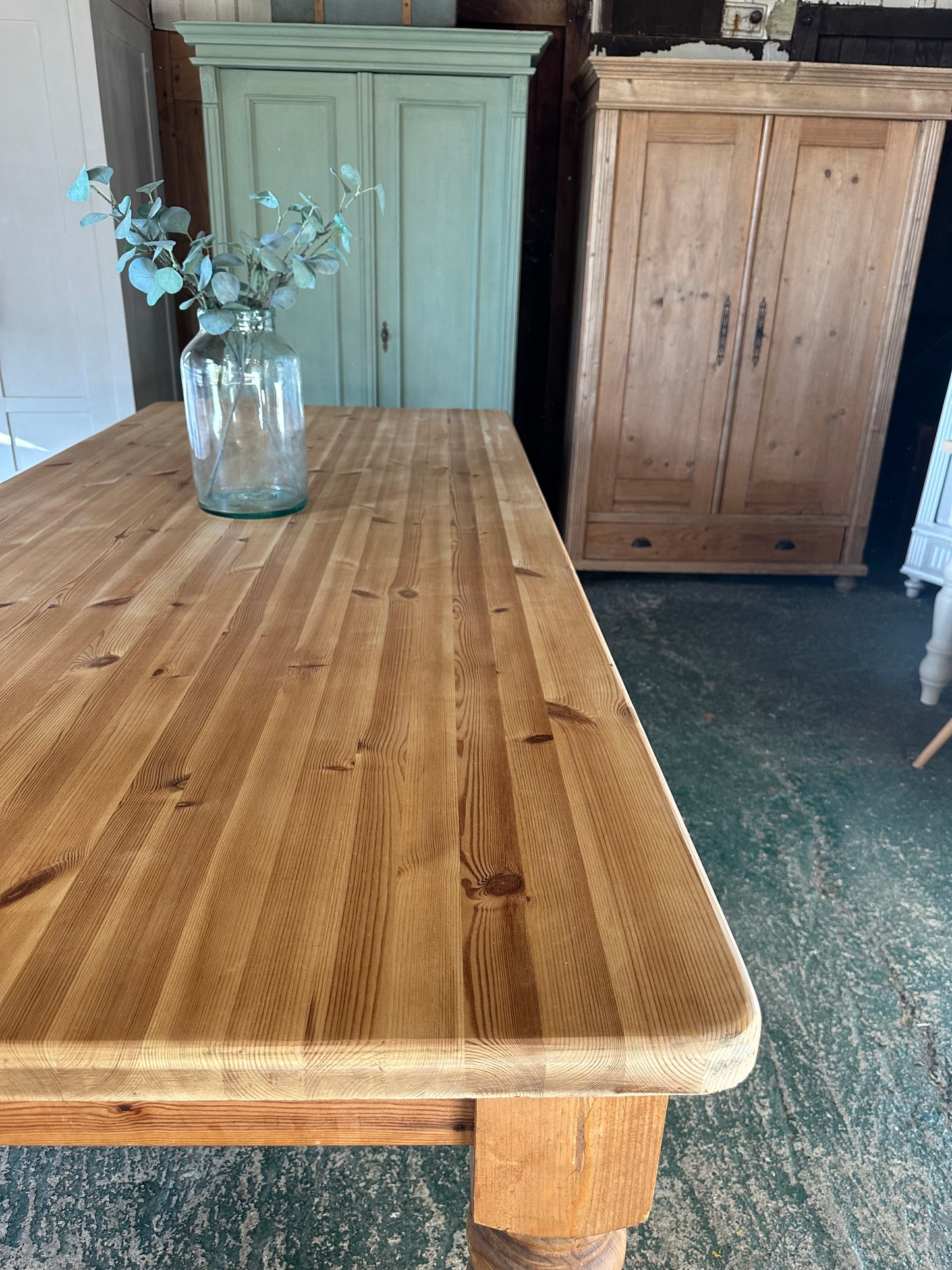 Rustic farmhouse table 10 seater