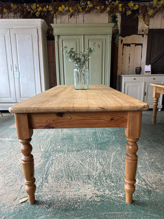 Rustic farmhouse table large 8 seater