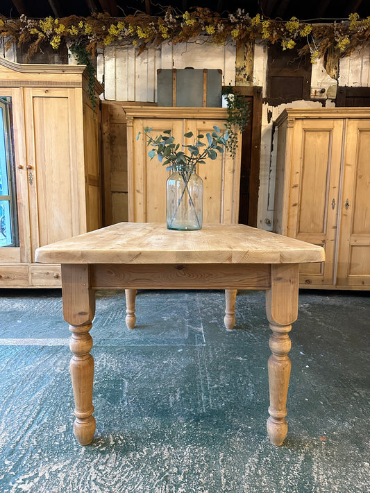 Rustic farmhouse table 6 seater