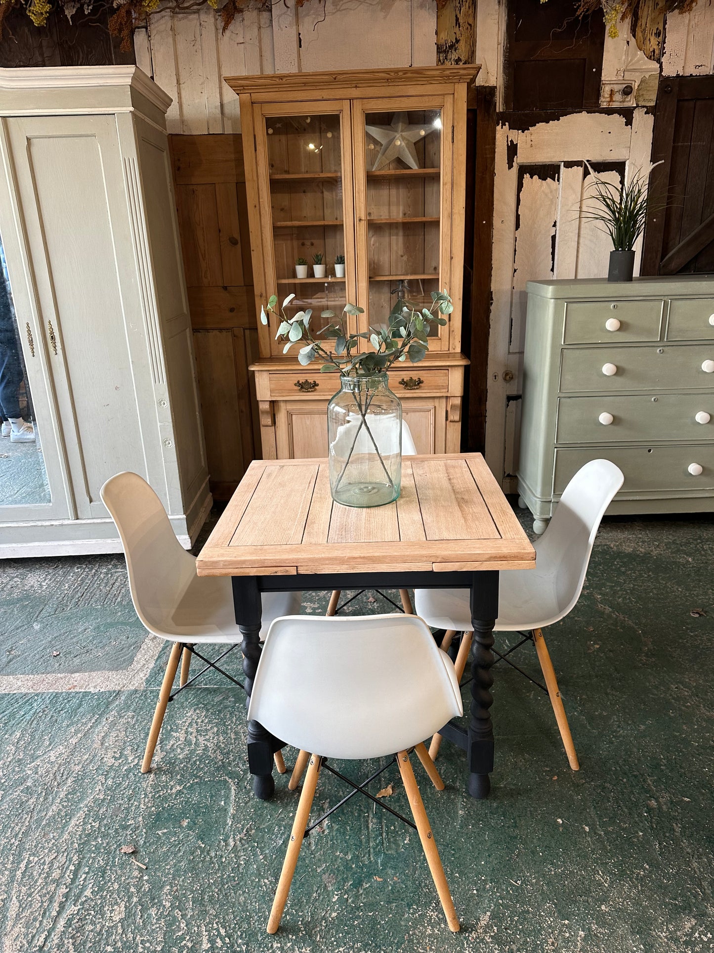 Rustic oak barley twist draw leaf table 4 seater