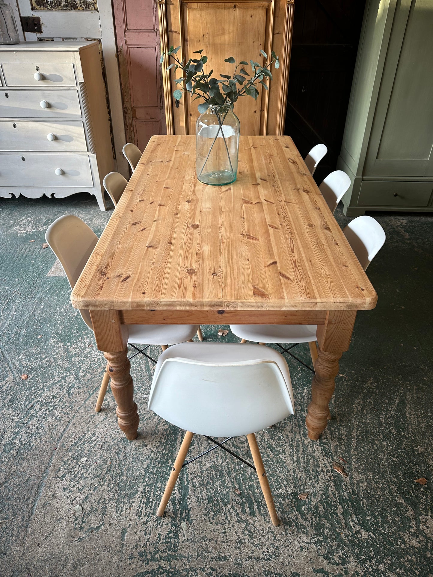 Farmhouse table 8 seater