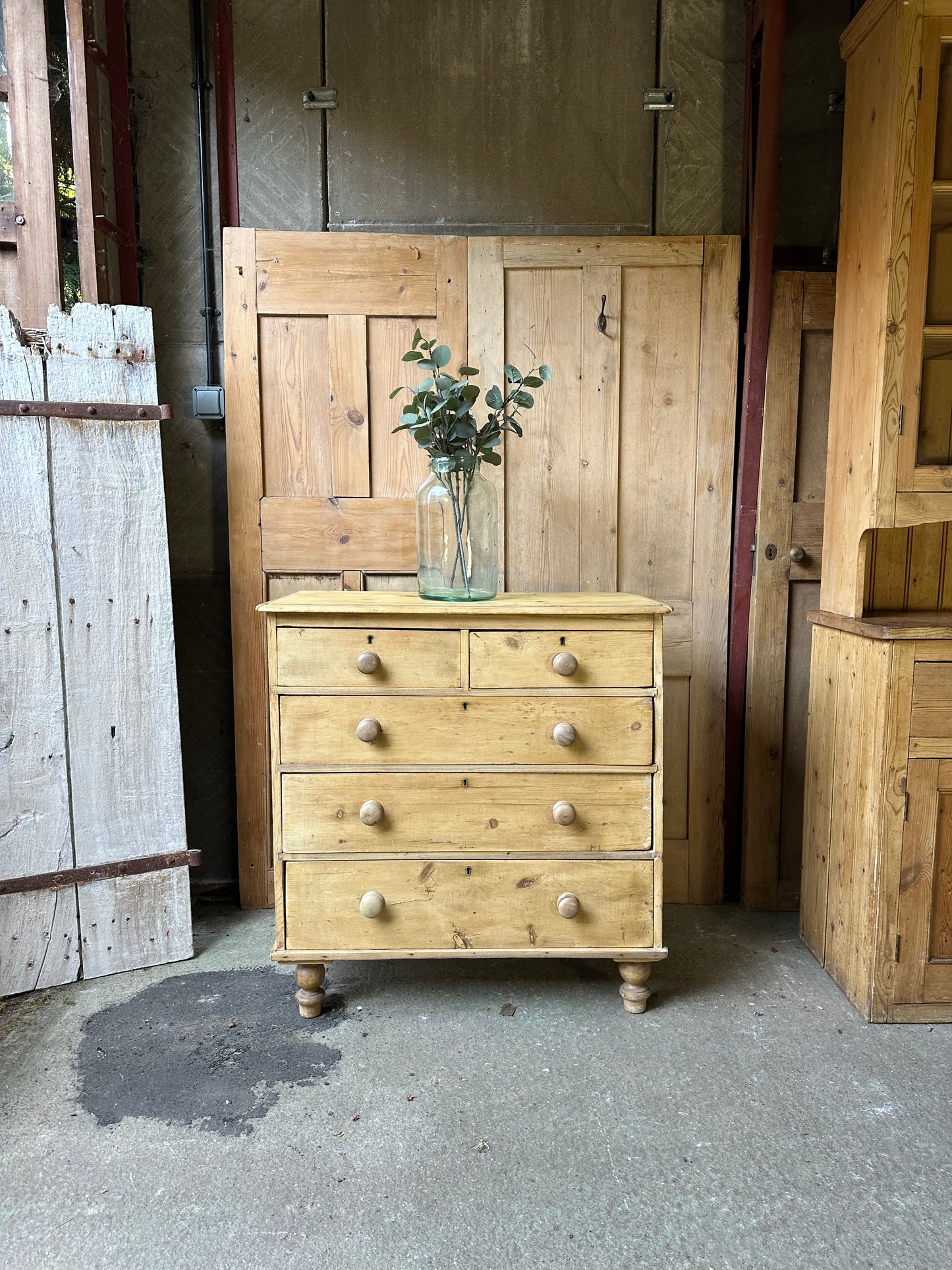 Vintage chest of drawers