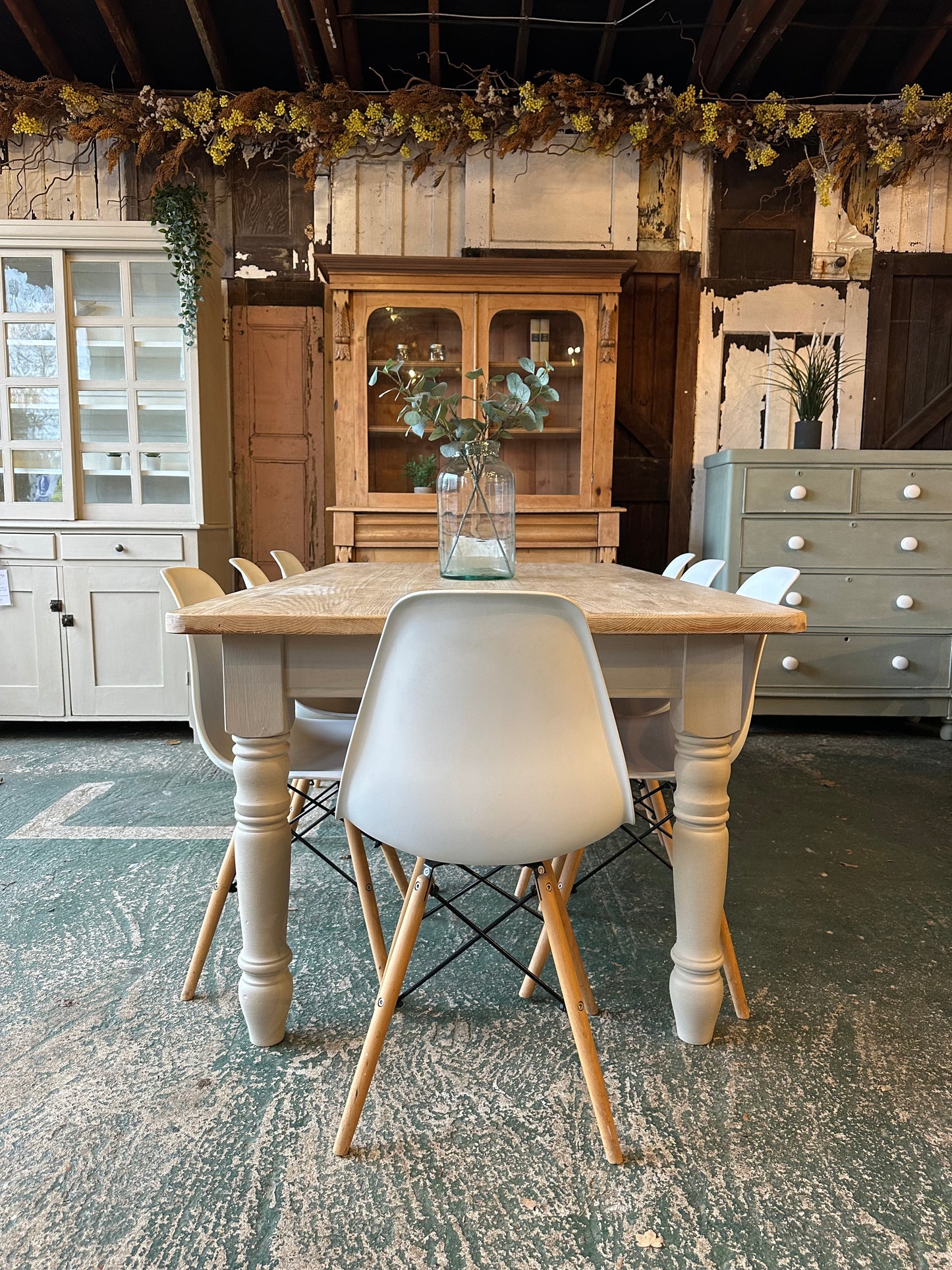 Rustic farmhouse oak table 8 seater